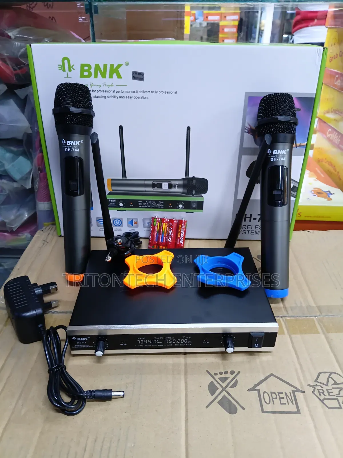 Real Performance of the BNK DH-744 System Wireless Microphone