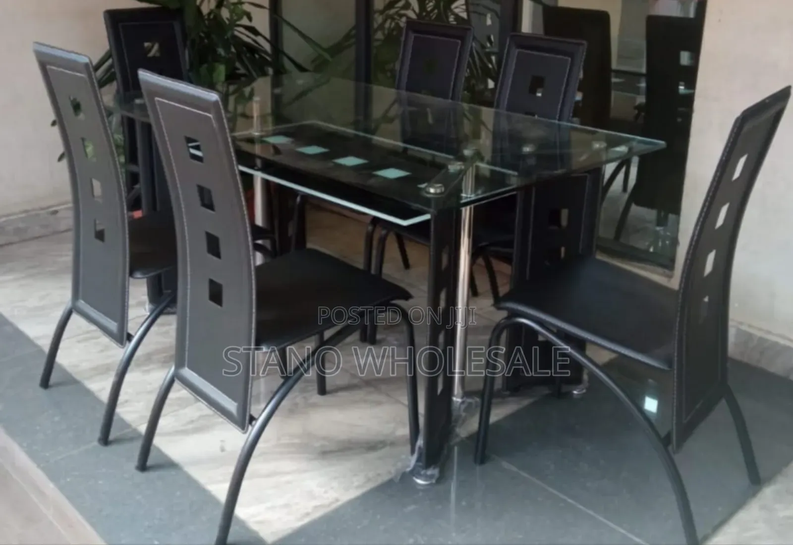 Executive 6 Seaters Dinning Table With Leather Seats