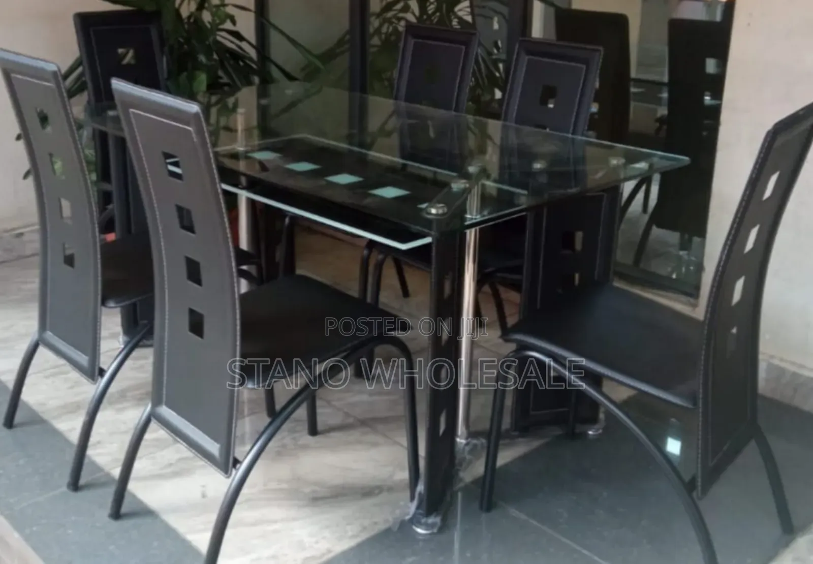 Executive 6 Seaters Dinning Table With Leather Seats