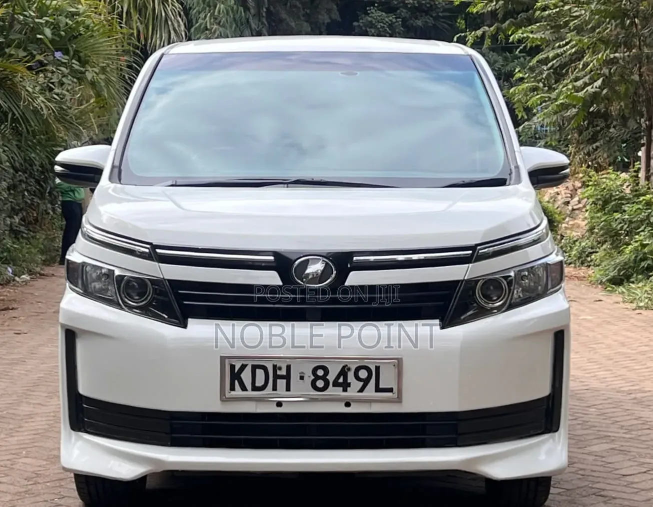 Toyota Voxy 2016 White