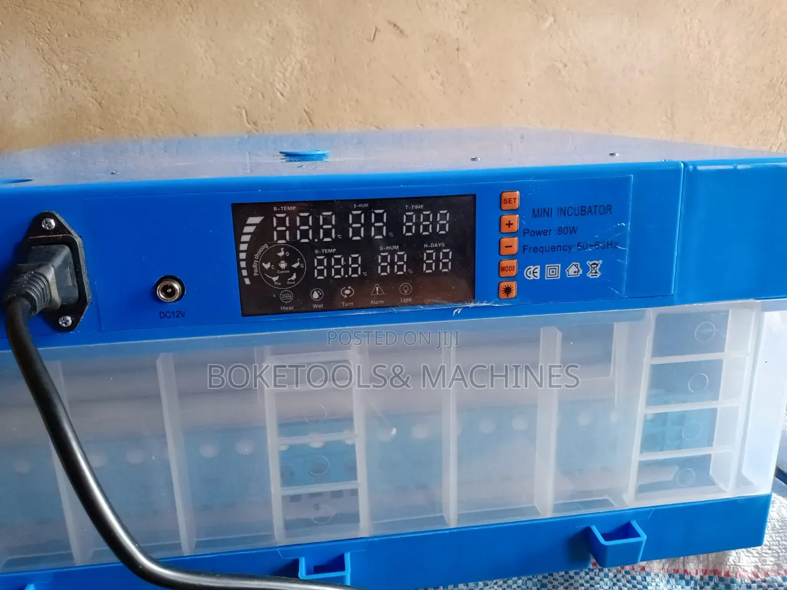 64 Eggs Incubator AC/DC