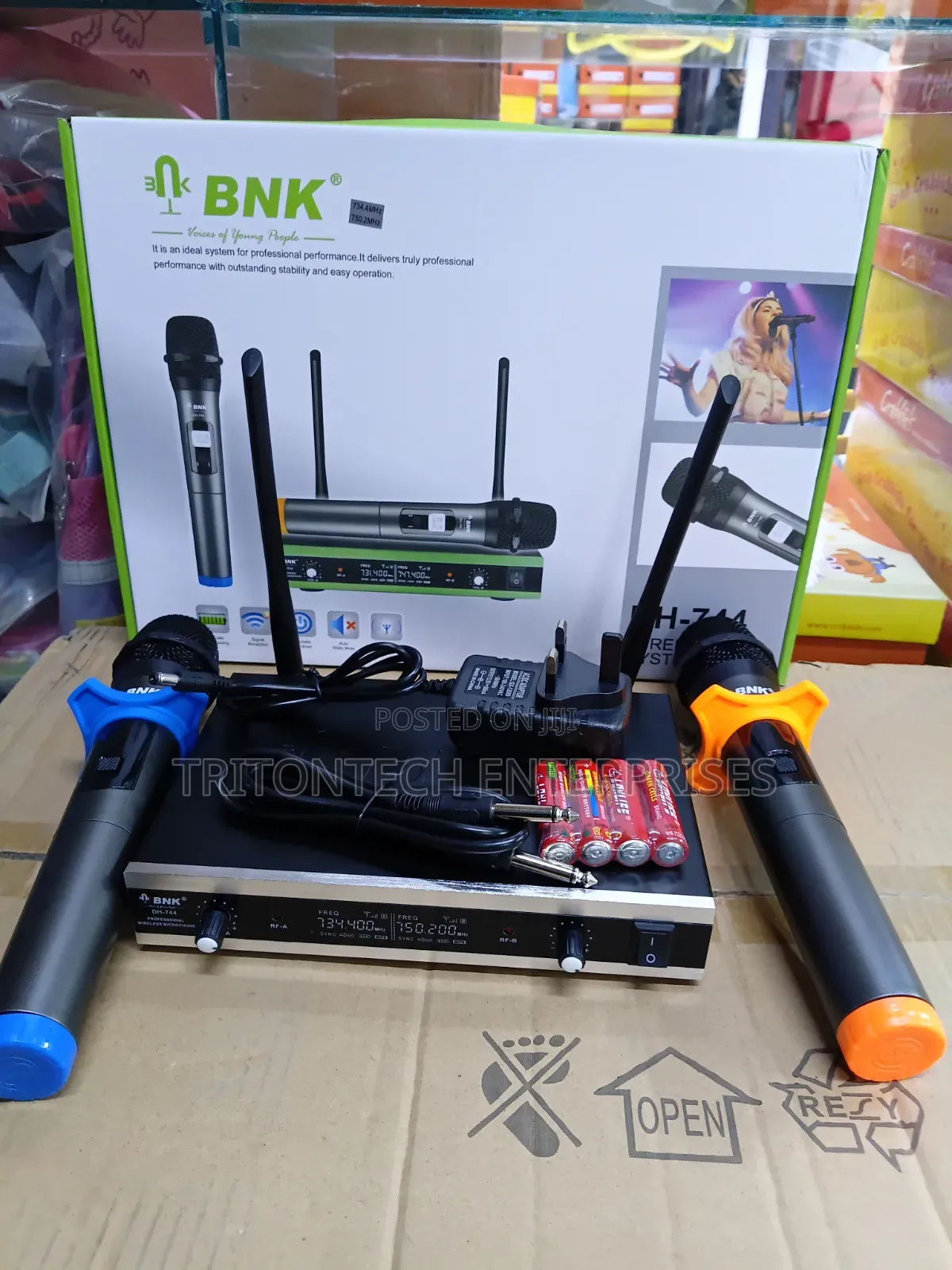 The Budget Mic That Sounds Premium: BNK DH-744 Wireless Microphone..