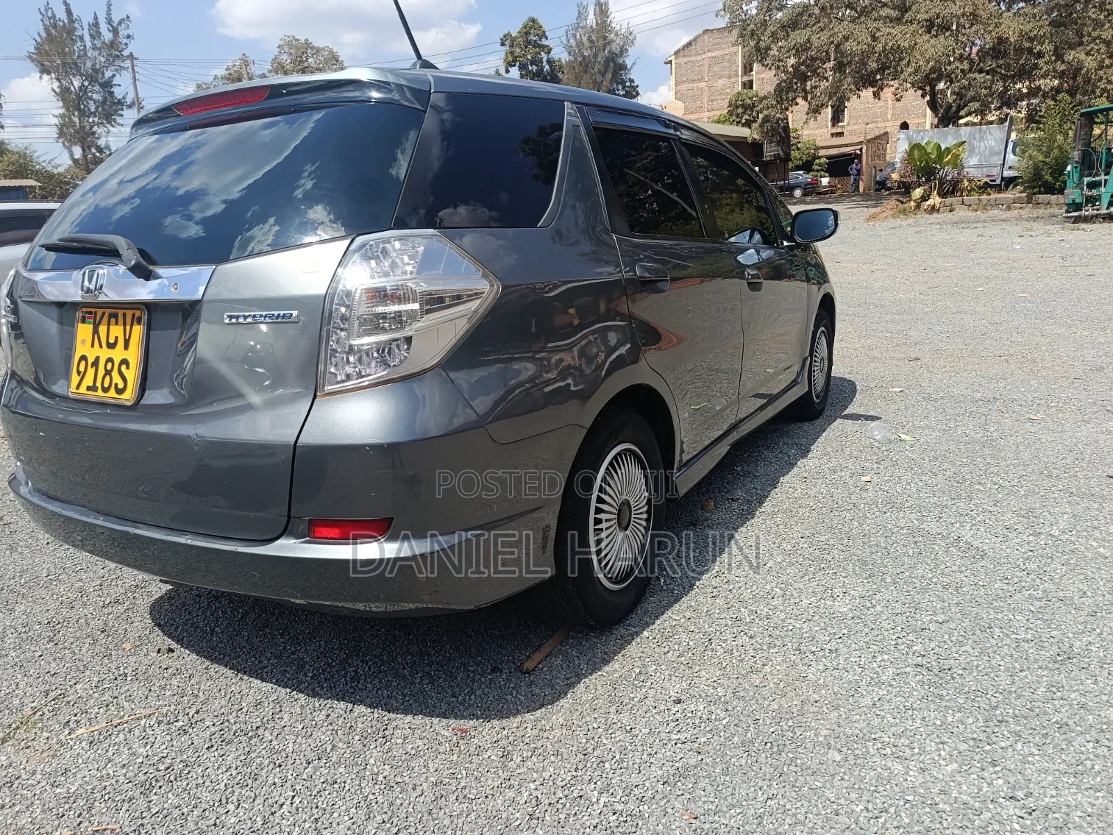 Honda Fit Shuttle 1.3 Hybrid 2WD 2012 Silver