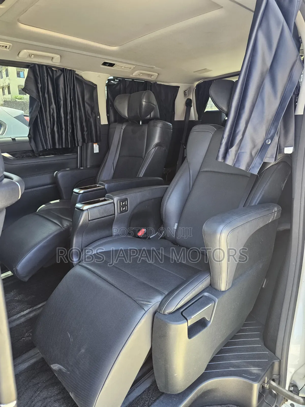Toyota Alphard 2.5 Petrol AWD 2018 Pearl