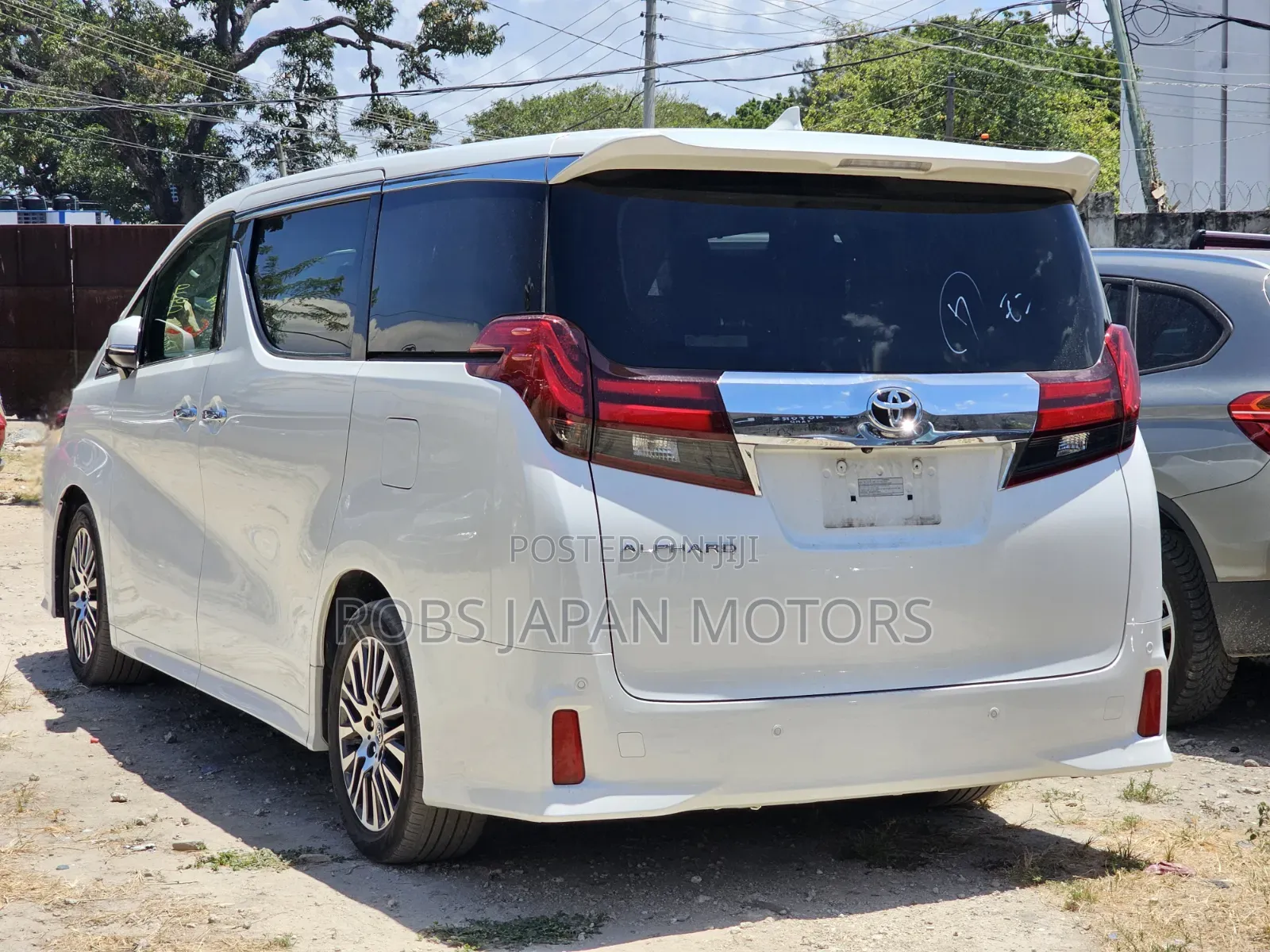 Toyota Alphard 2.5 Petrol AWD 2018 Pearl