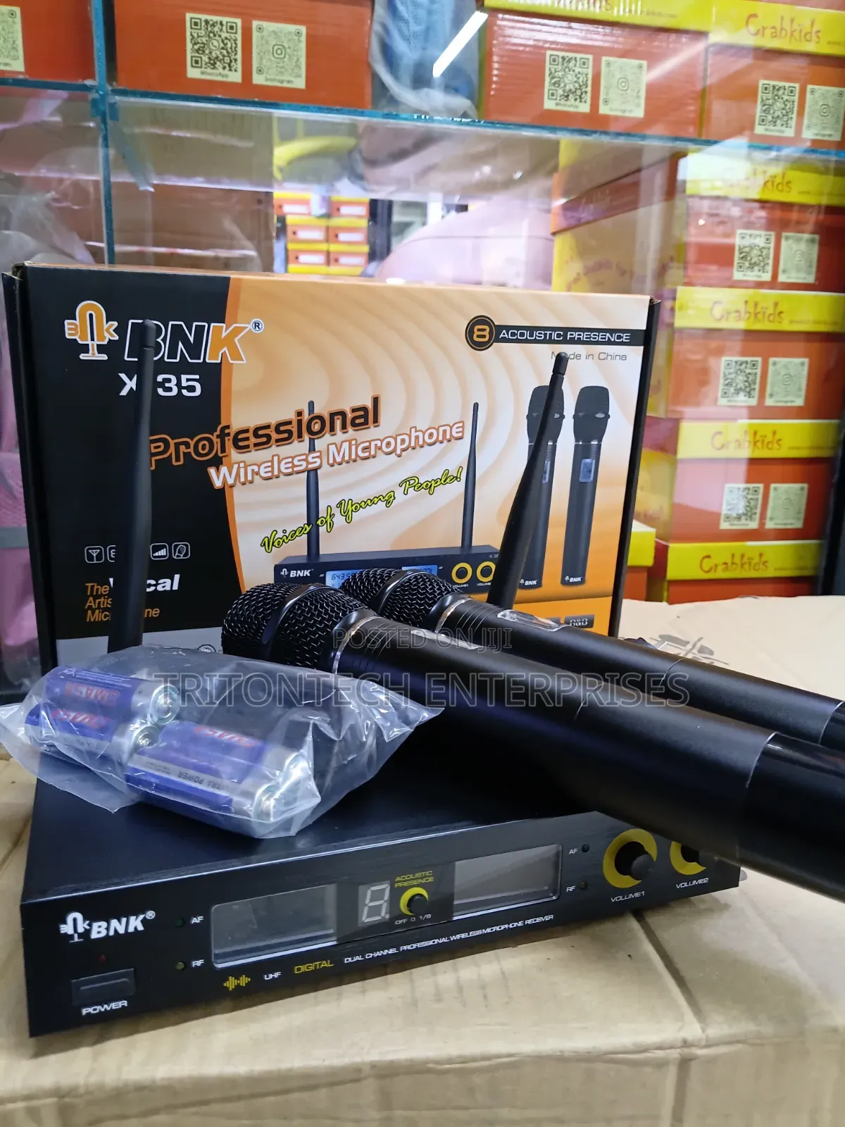 BNK X35 Professional Wireless Microphone Kit