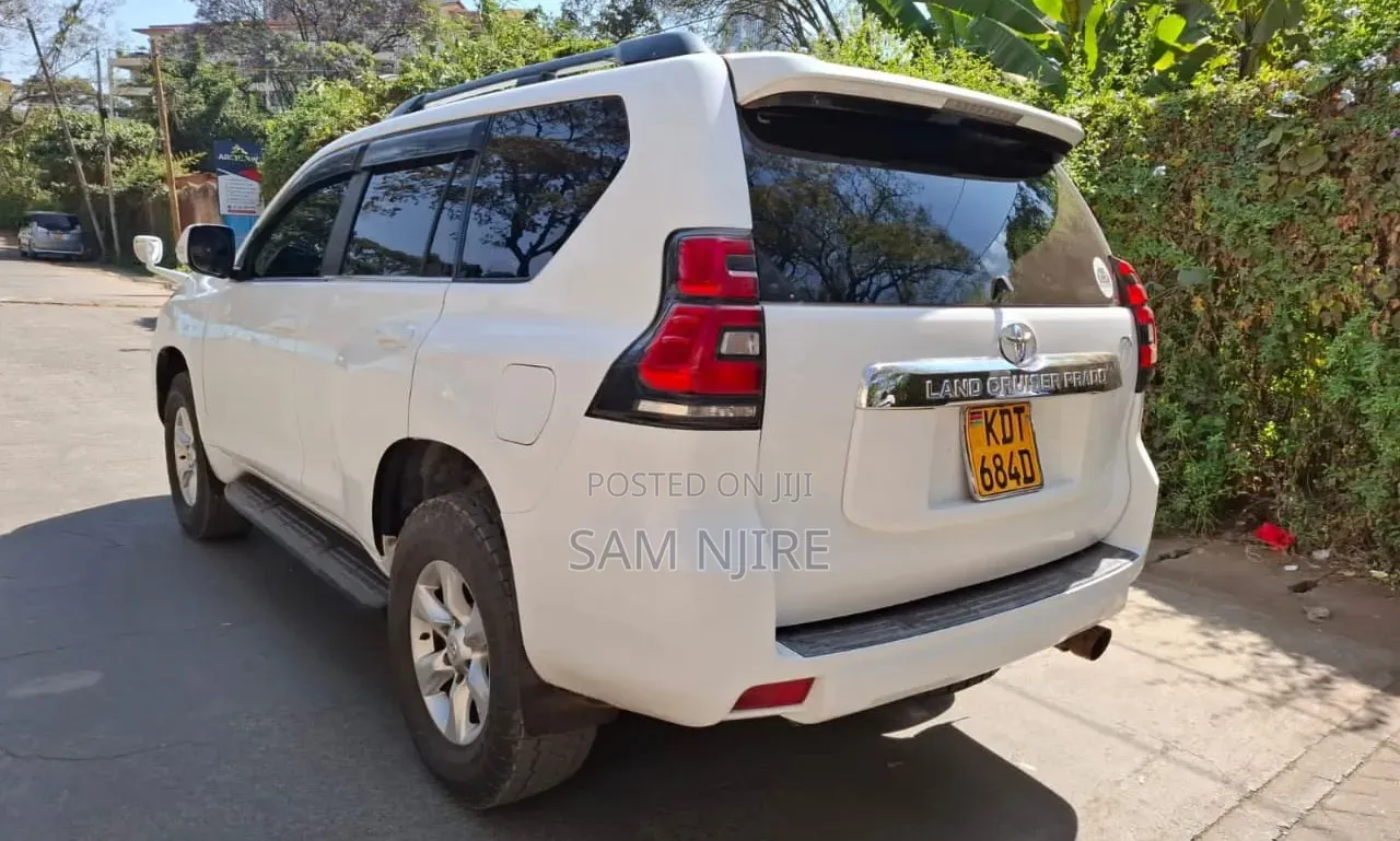Toyota Land Cruiser Prado 2011 White