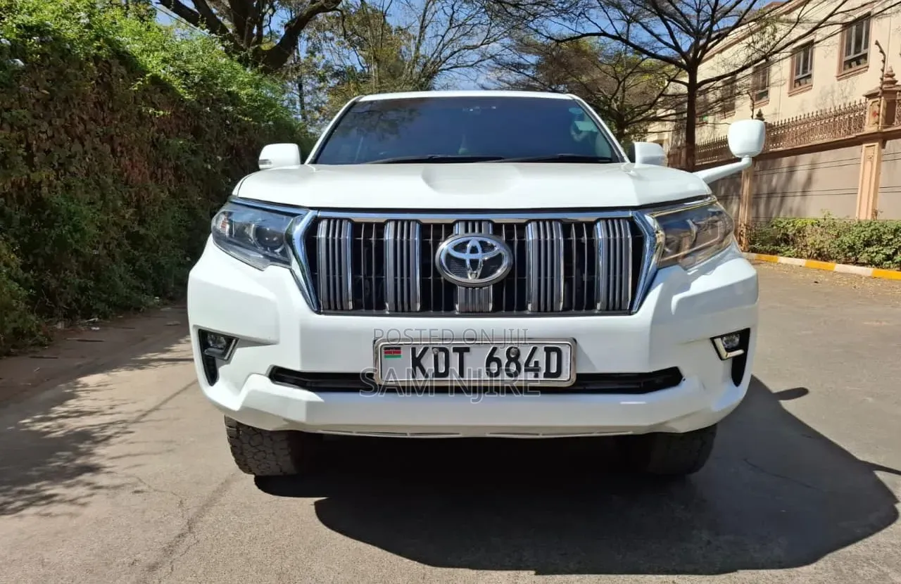Toyota Land Cruiser Prado 2011 White
