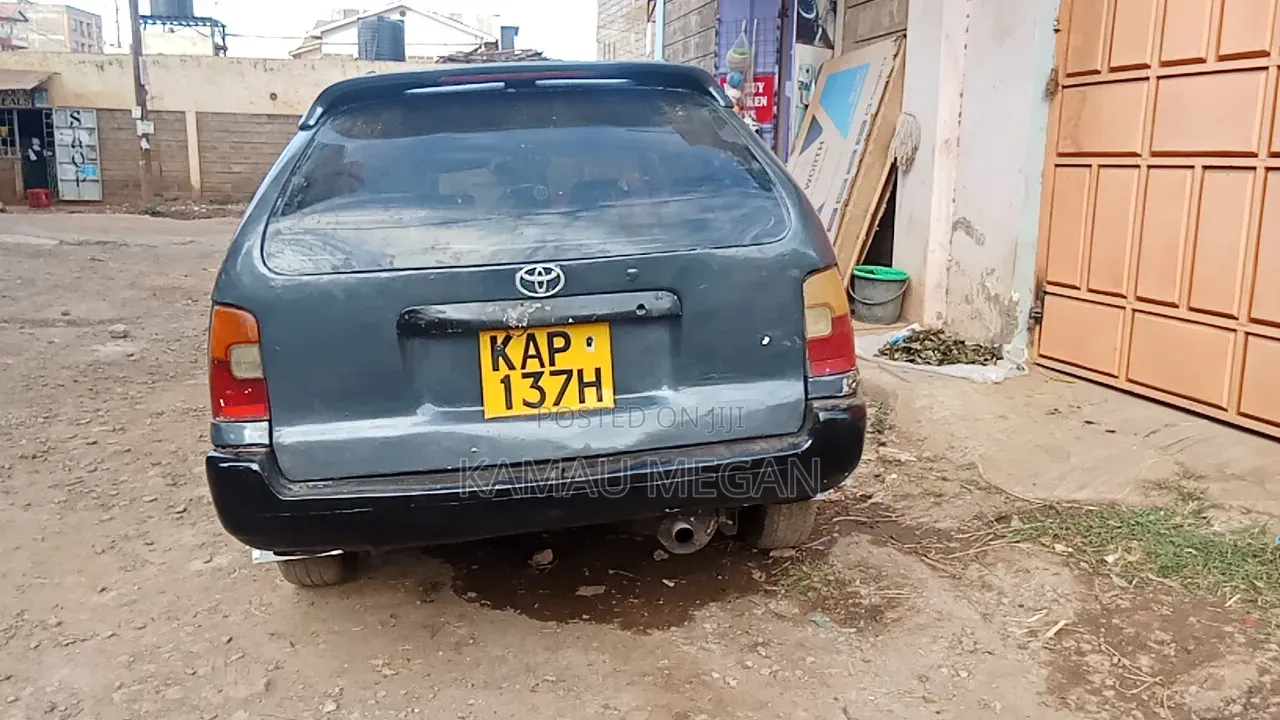 Toyota Corolla G-Touring 2001 Green
