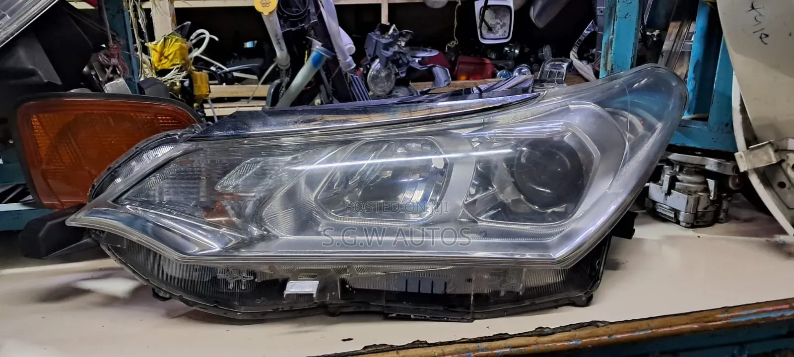 Toyota Fielder/Axio 165 Headlight