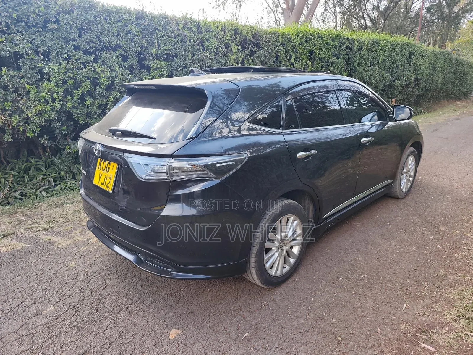 Toyota Harrier 2.0 4WD 2014 Black