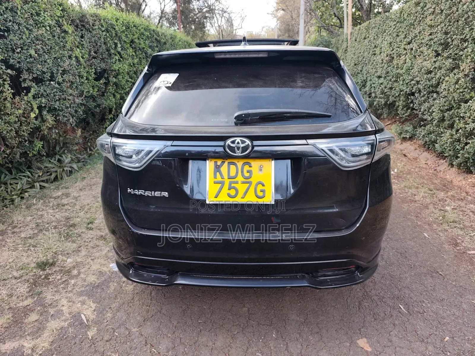Toyota Harrier 2.0 4WD 2014 Black