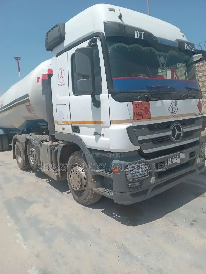 Mercedes Benz Actros 2016 White