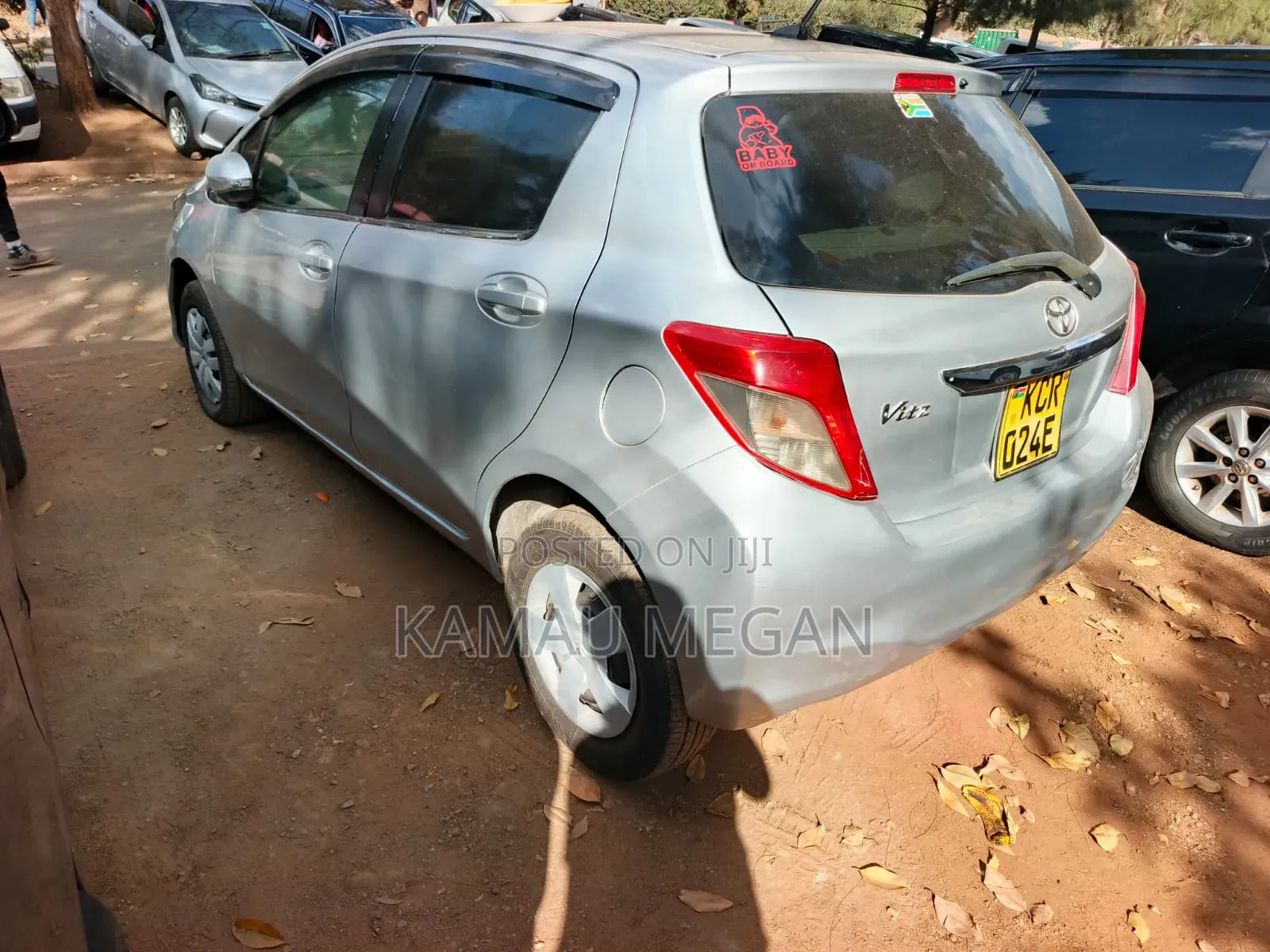 Toyota Vitz 2011 Silver