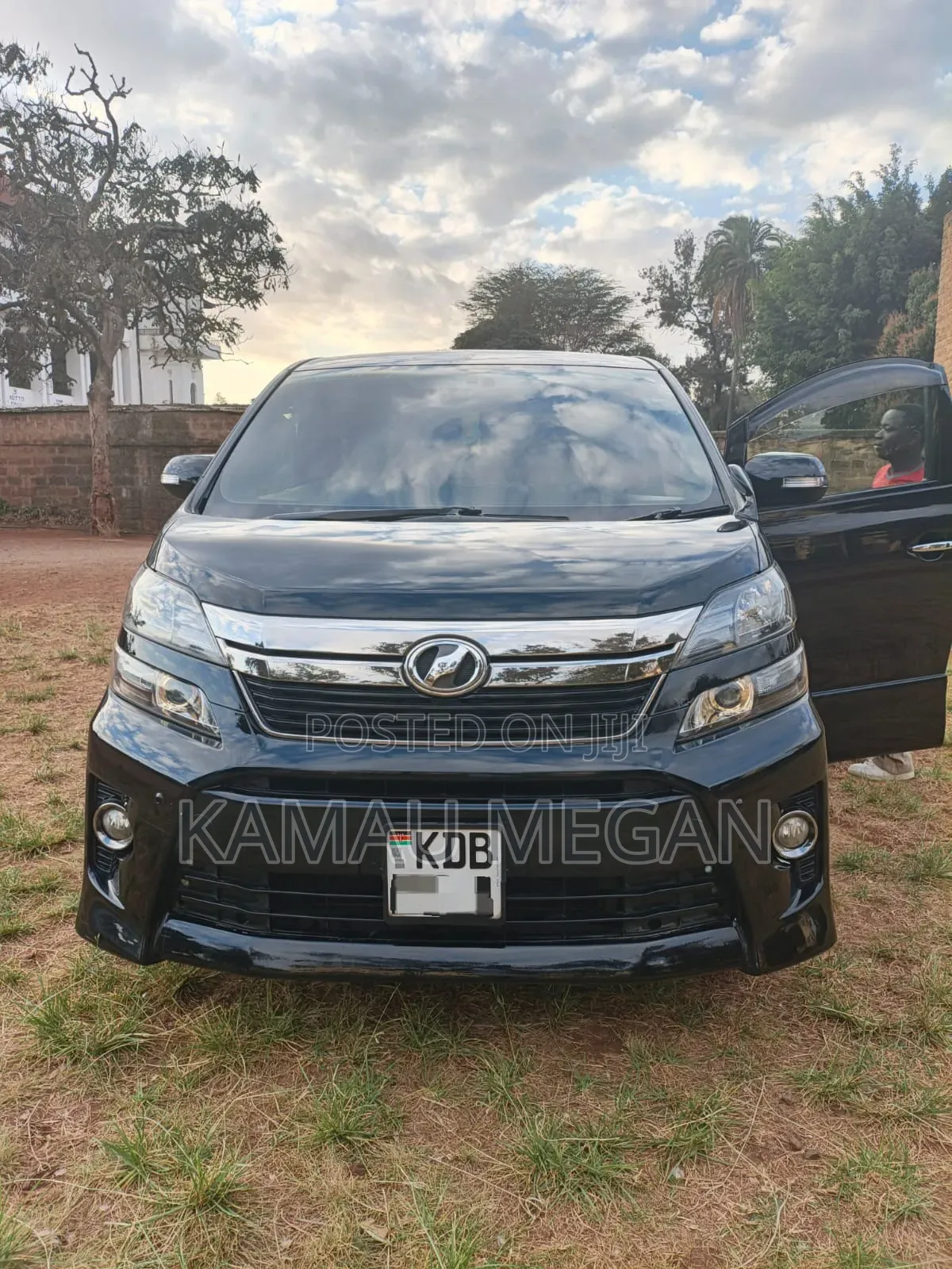 Toyota Vellfire Z Golden Eyes II 2.4 FWD 7-Seater 2014 Black