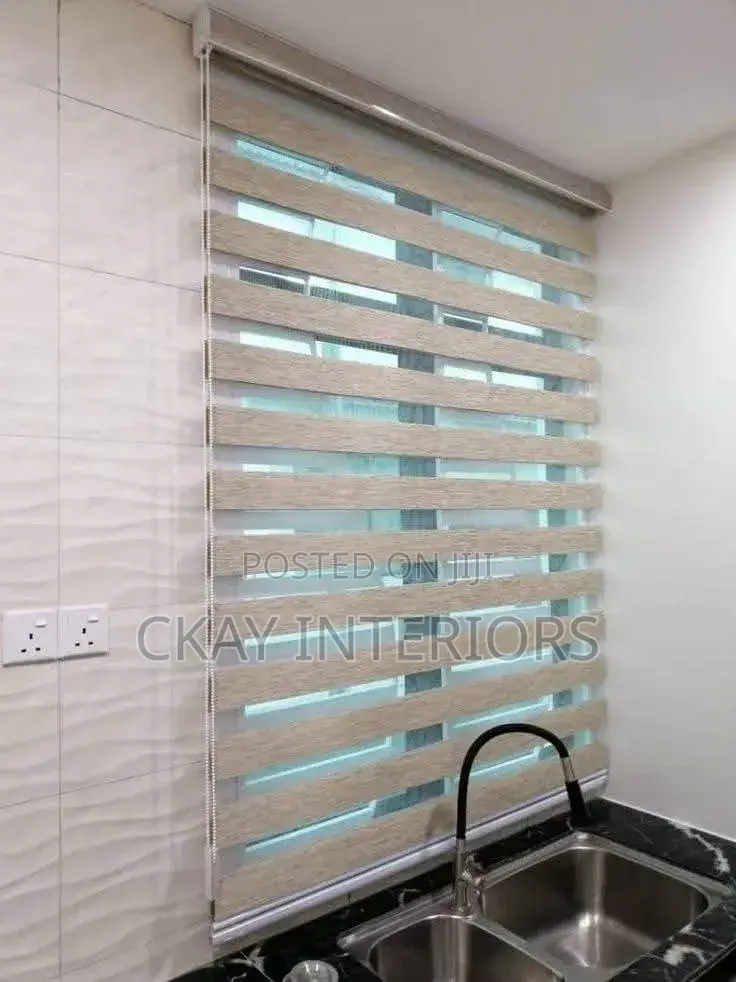 Neat Windows Create Beautiful Room With Horizontal Blinds