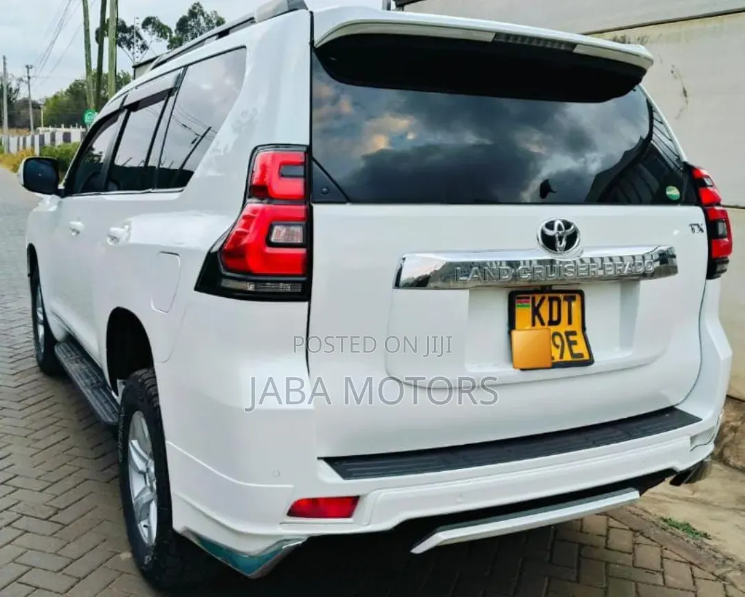 Toyota Land Cruiser Prado 2018 White