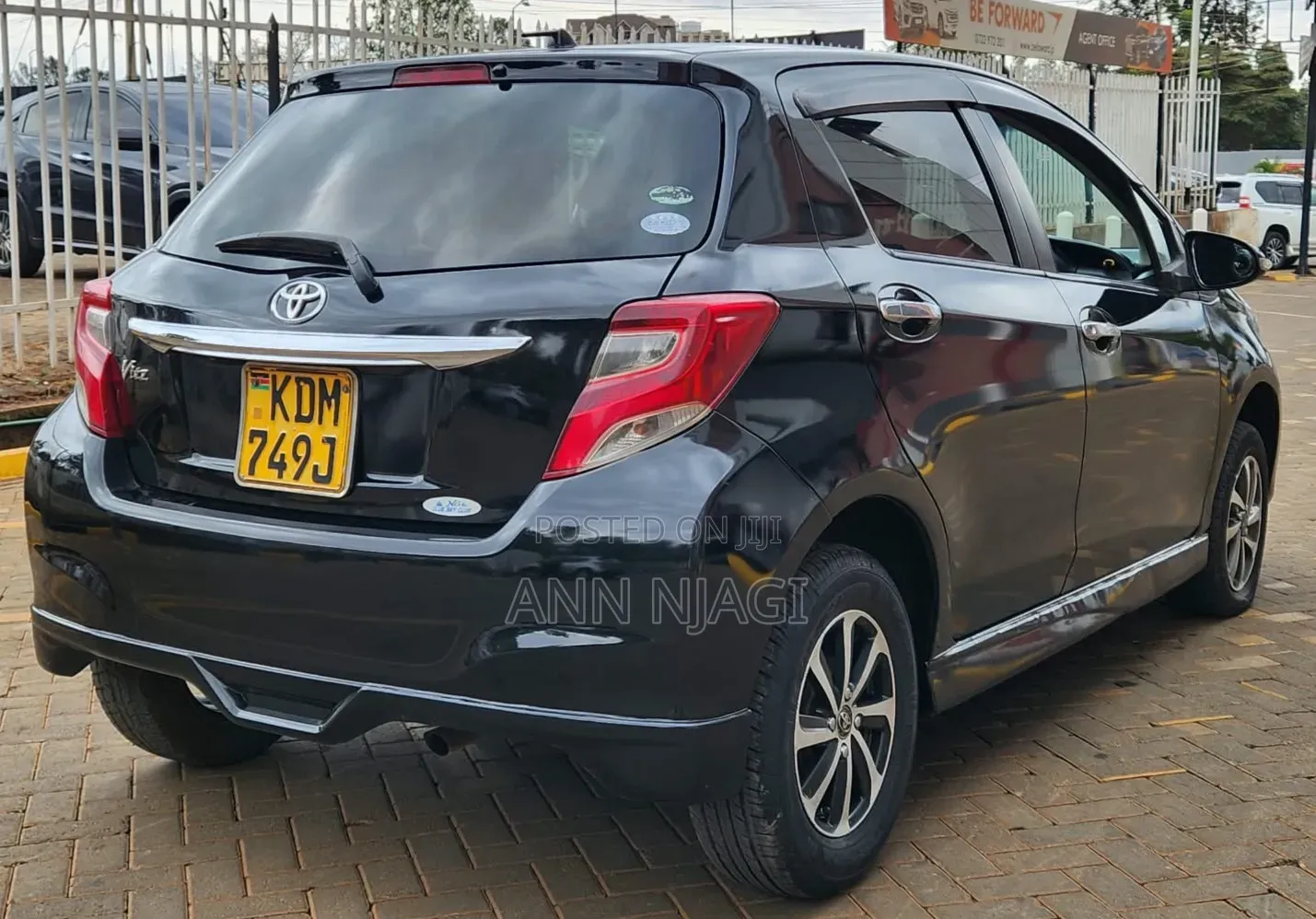 Toyota Vitz 1.3 FWD 5dr 2016 Black