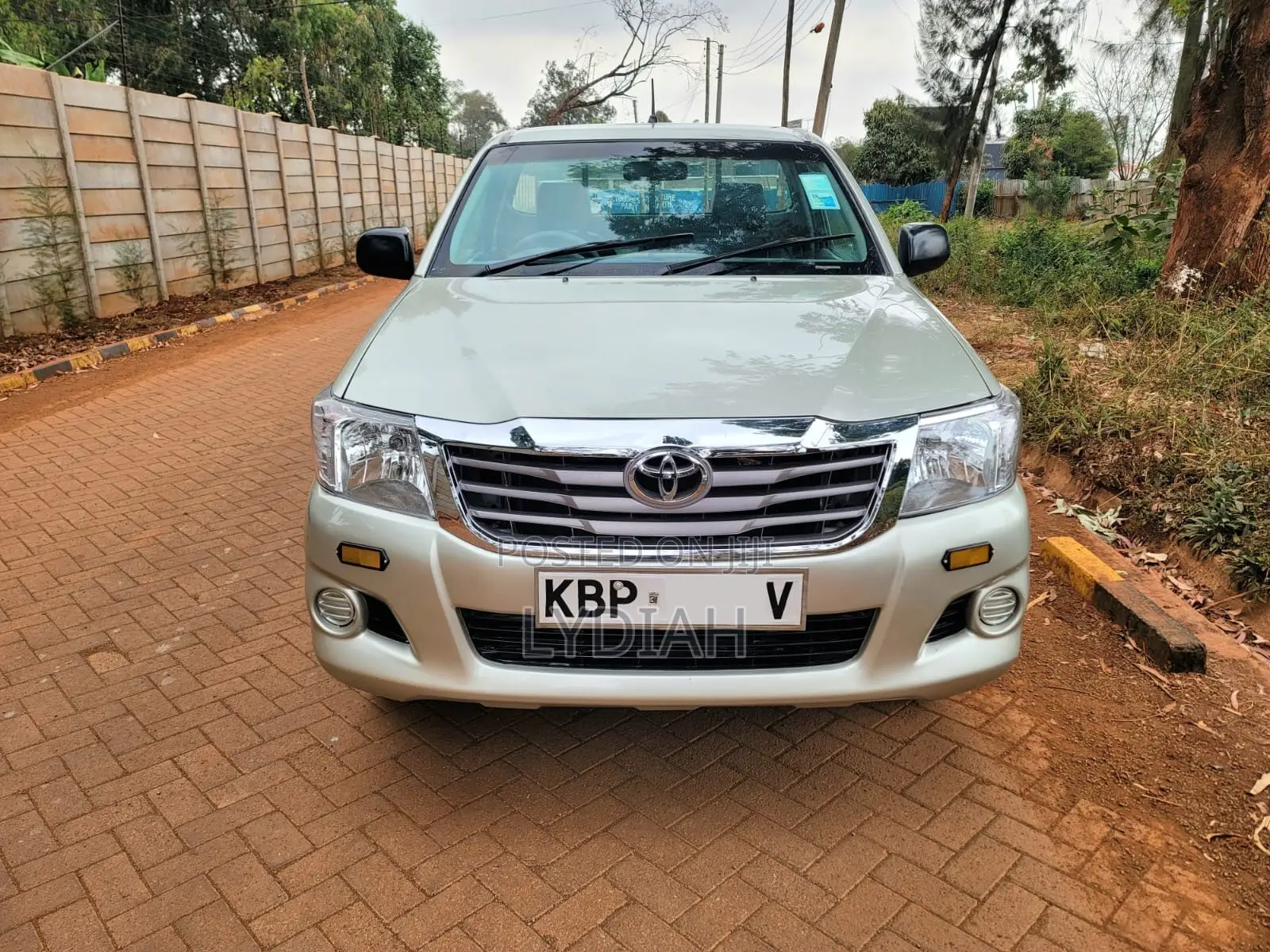 Toyota Hilux 2011 Gold