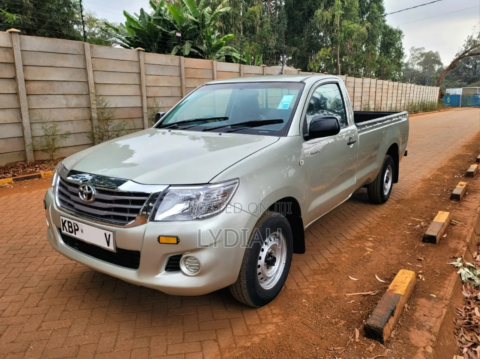 Toyota Hilux 2011 Gold