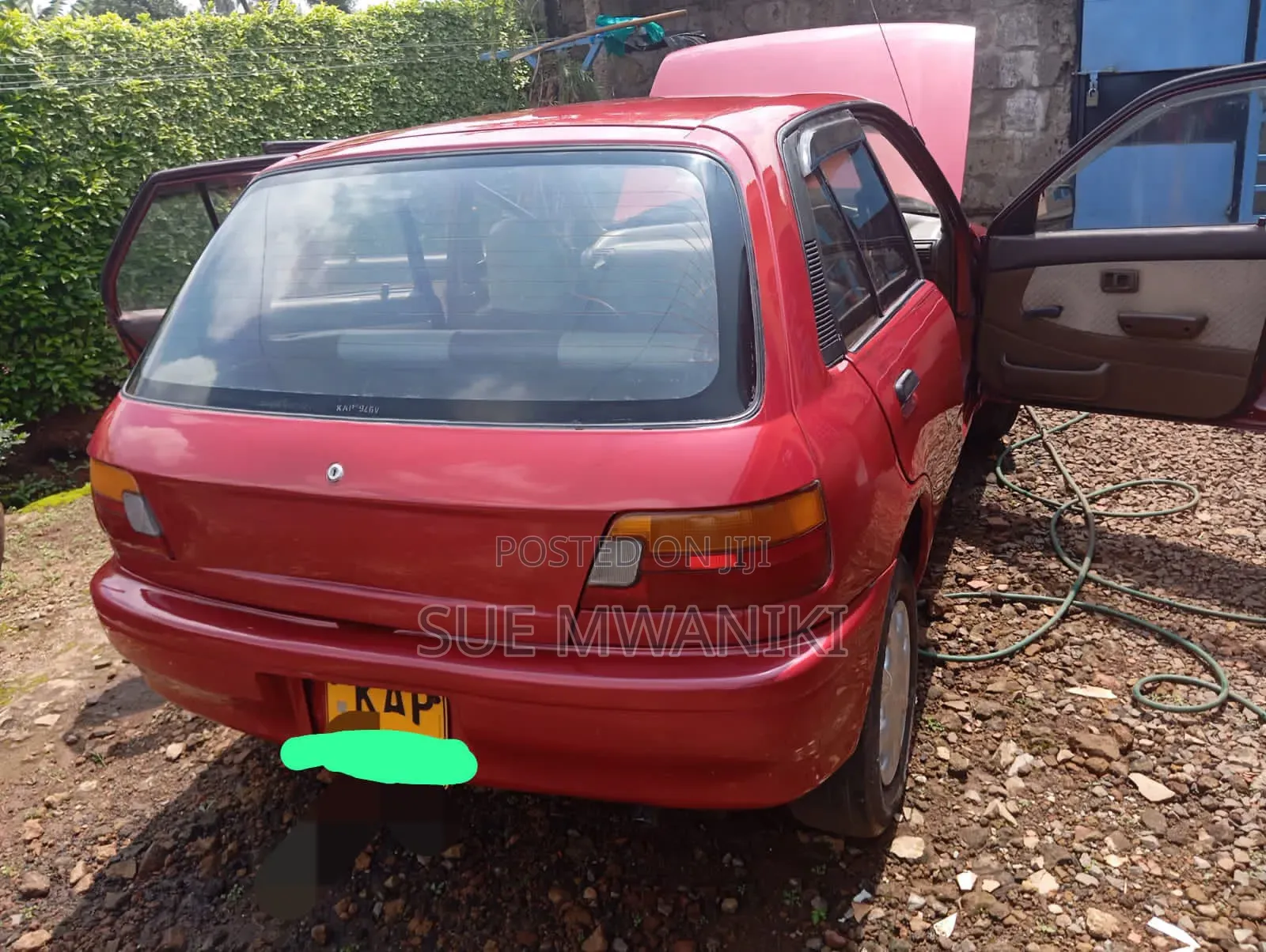 Toyota Starlet 2000 Red