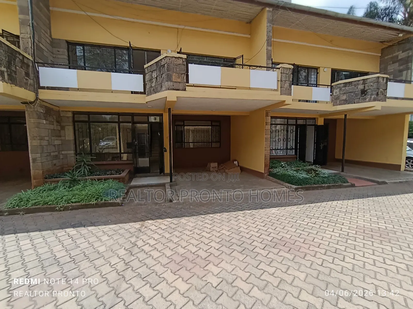 Commercial 3 Bedrooms Massionatte for Office Use