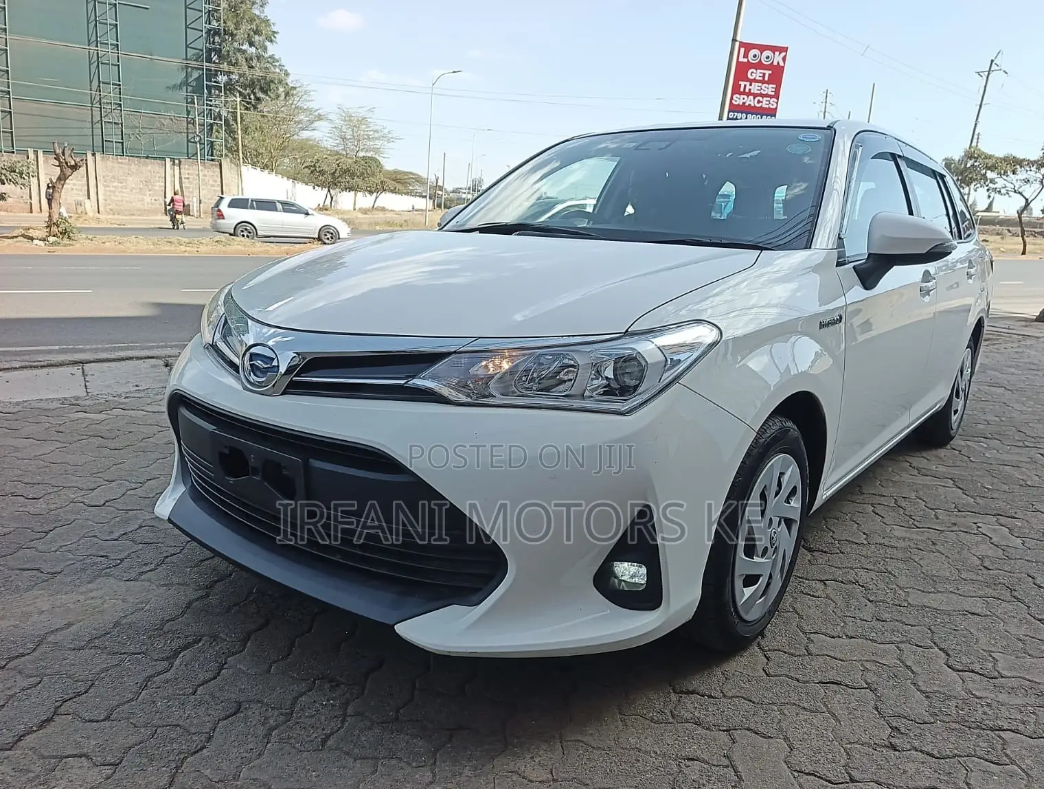 Toyota Corolla Fielder 1.5 Hybrid FWD 2019 White