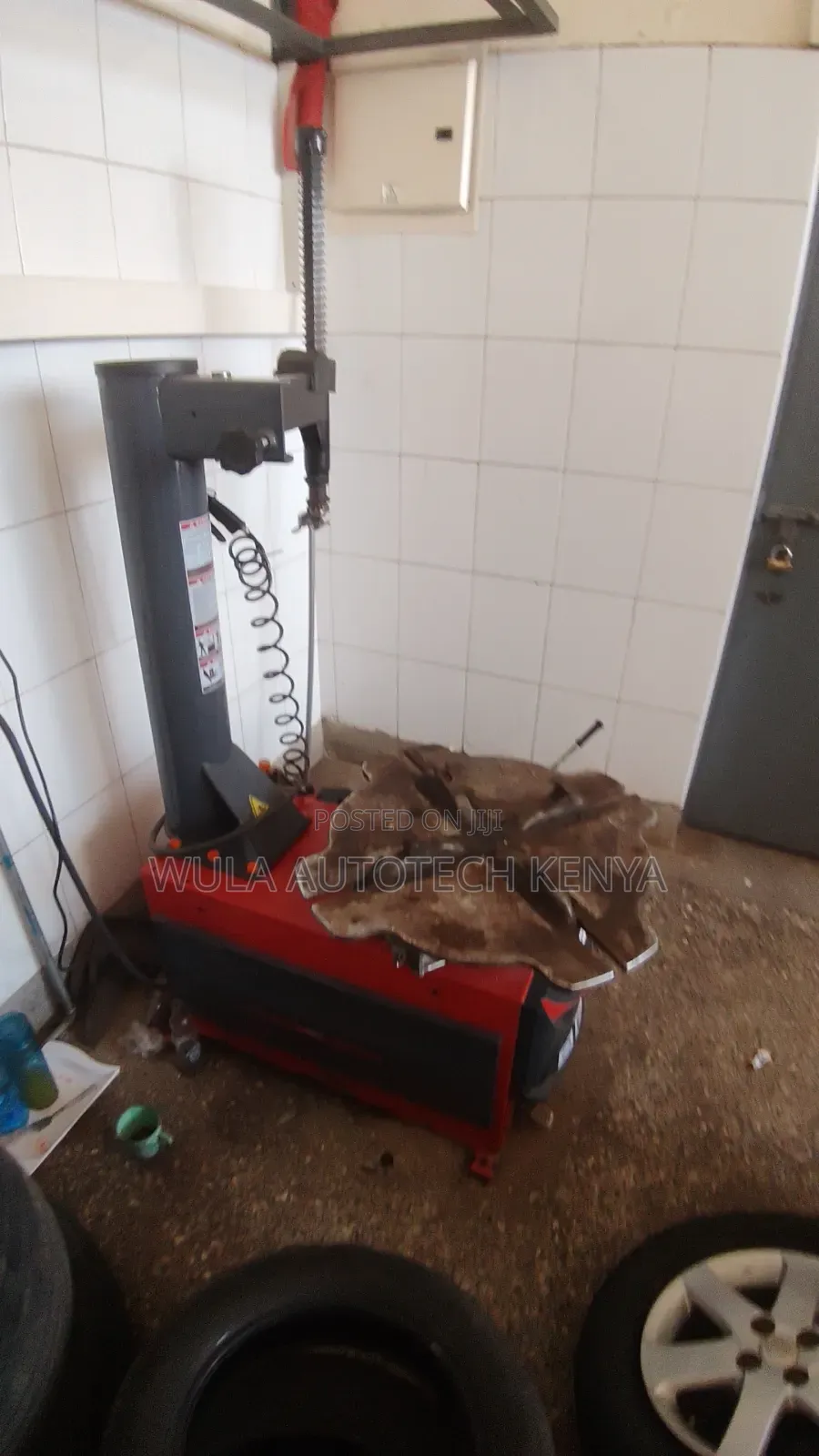 Built for Continuous Workshop Use Tyre Changer STC 768machine Sunshine