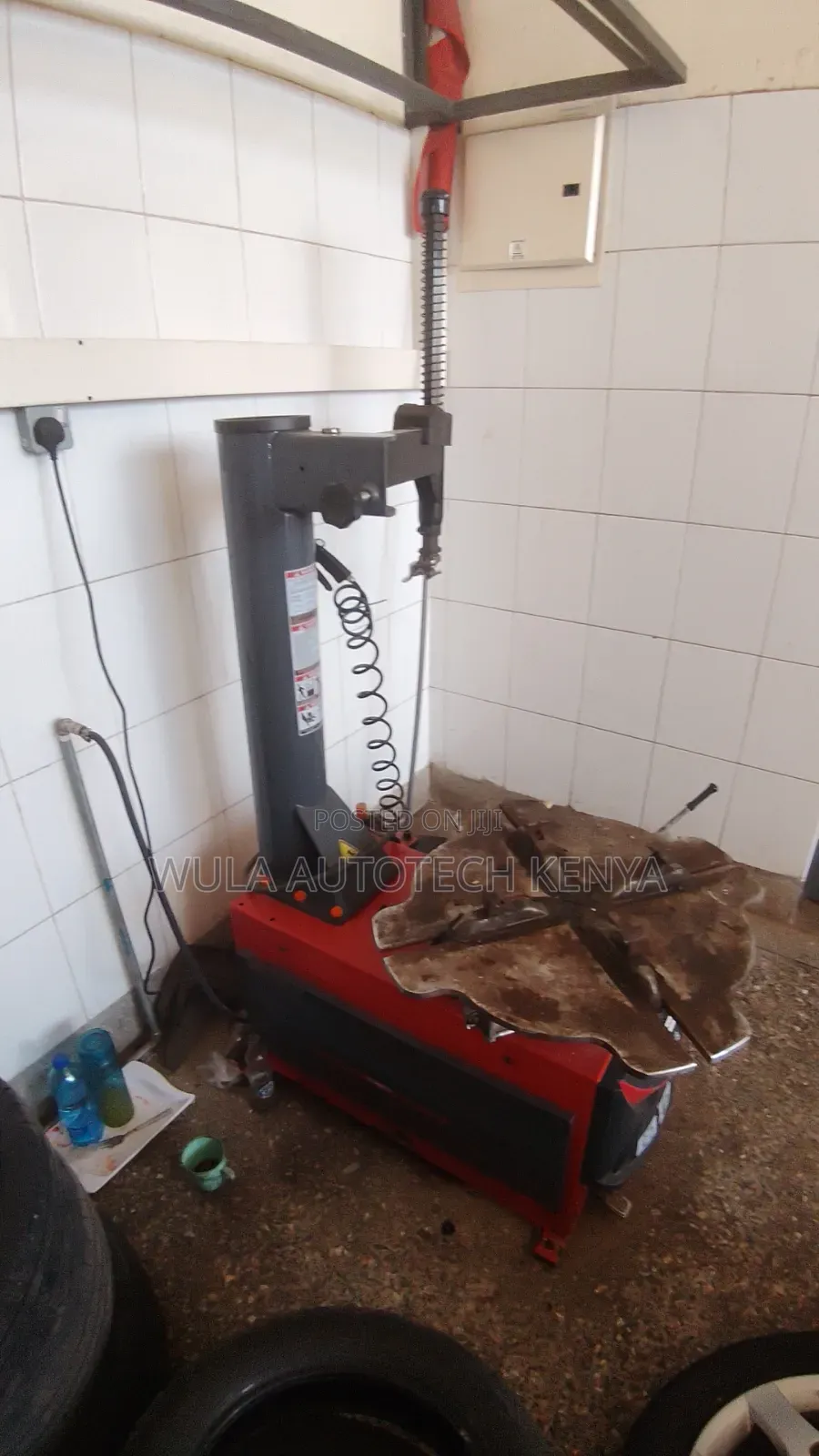 Built for Continuous Workshop Use Tyre Changer STC 768machine Sunshine