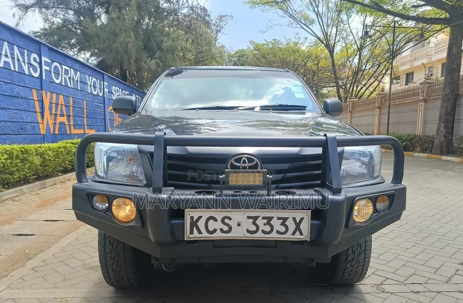 Toyota Hilux 2013 Black