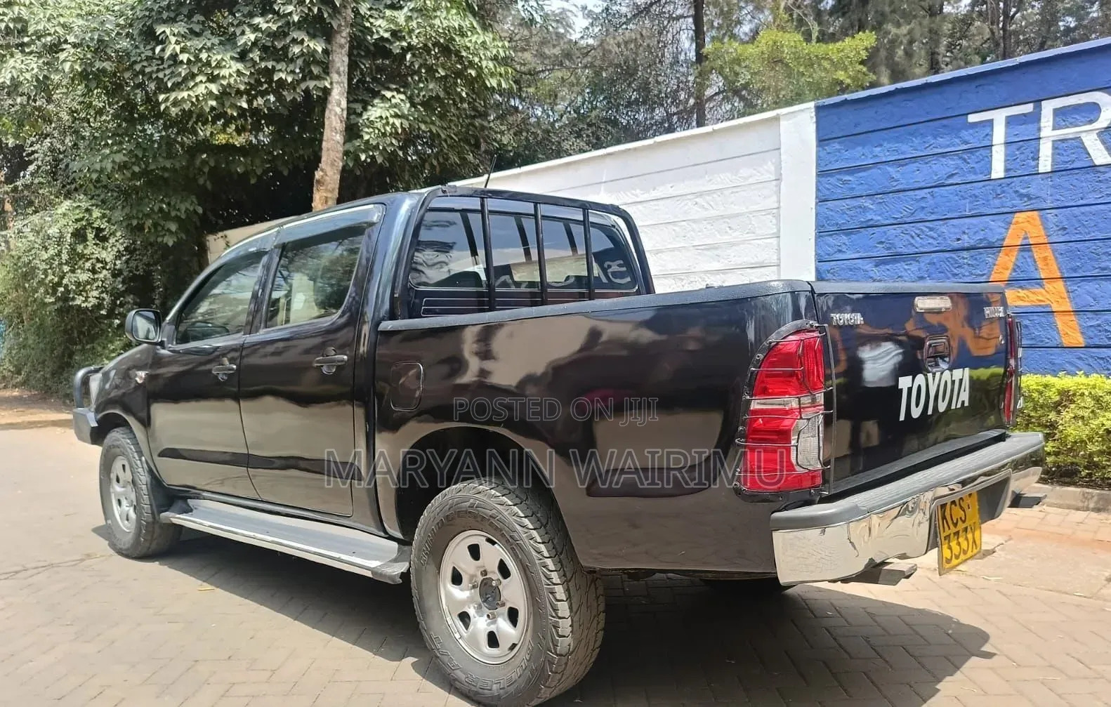 Toyota Hilux 2013 Black