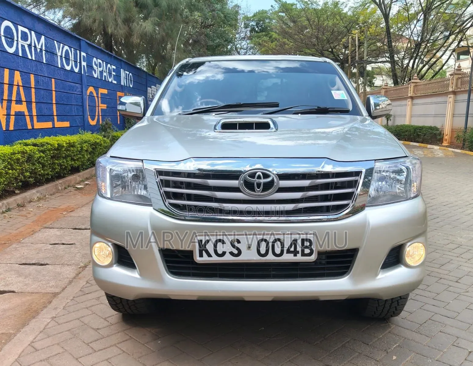 Toyota Hilux 2012 Silver