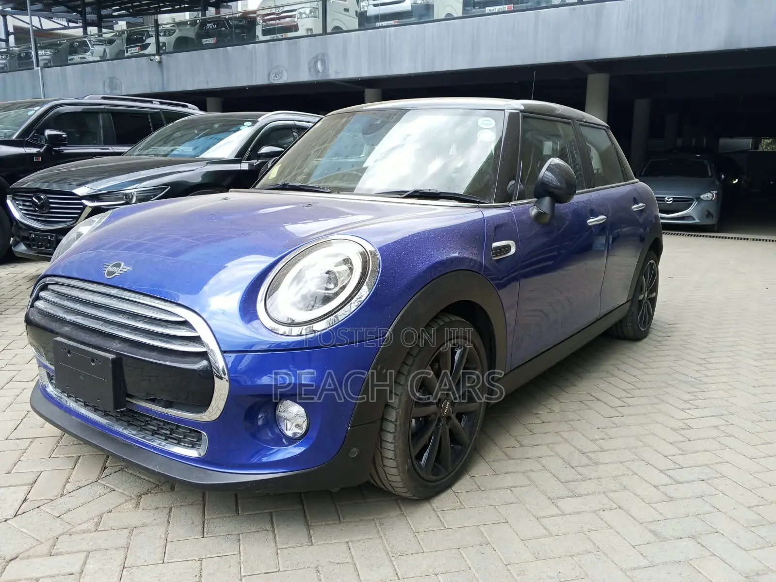 Mini Cooper 2019 Blue