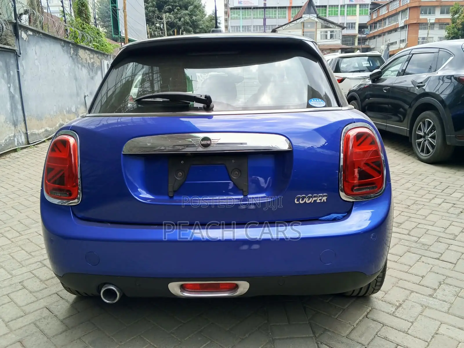 Mini Cooper 2019 Blue