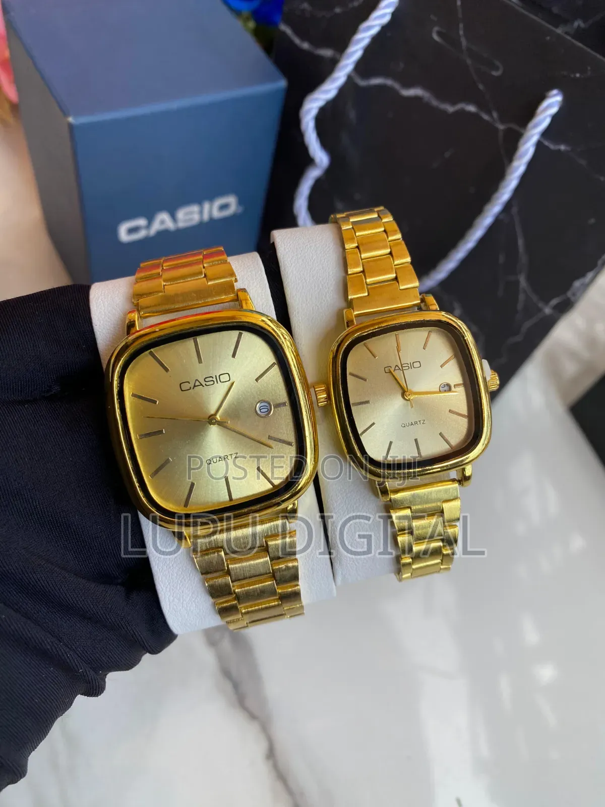 Couple Casio Square