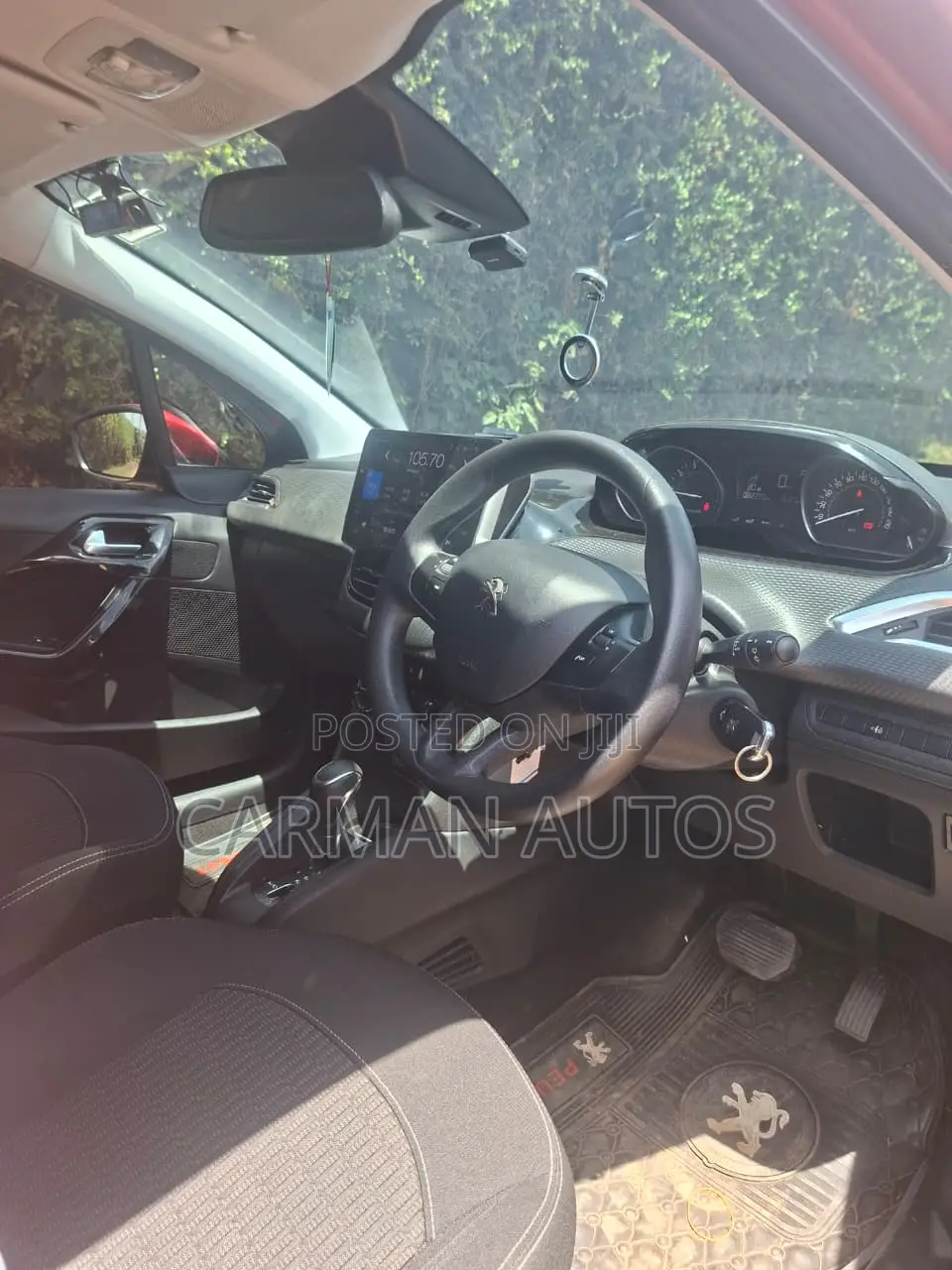 Peugeot 208 2018 Red