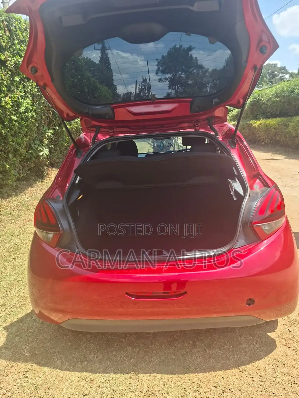 Peugeot 208 2018 Red