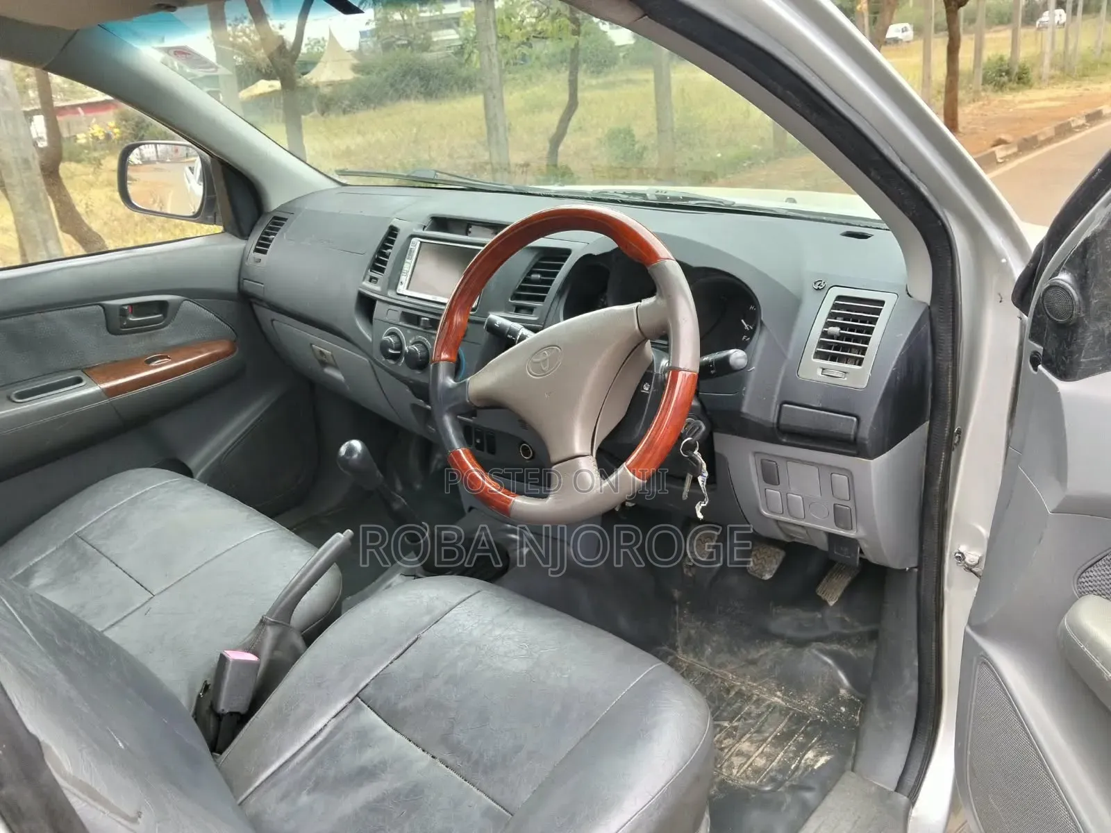 Toyota Hilux SR5 2014 Silver