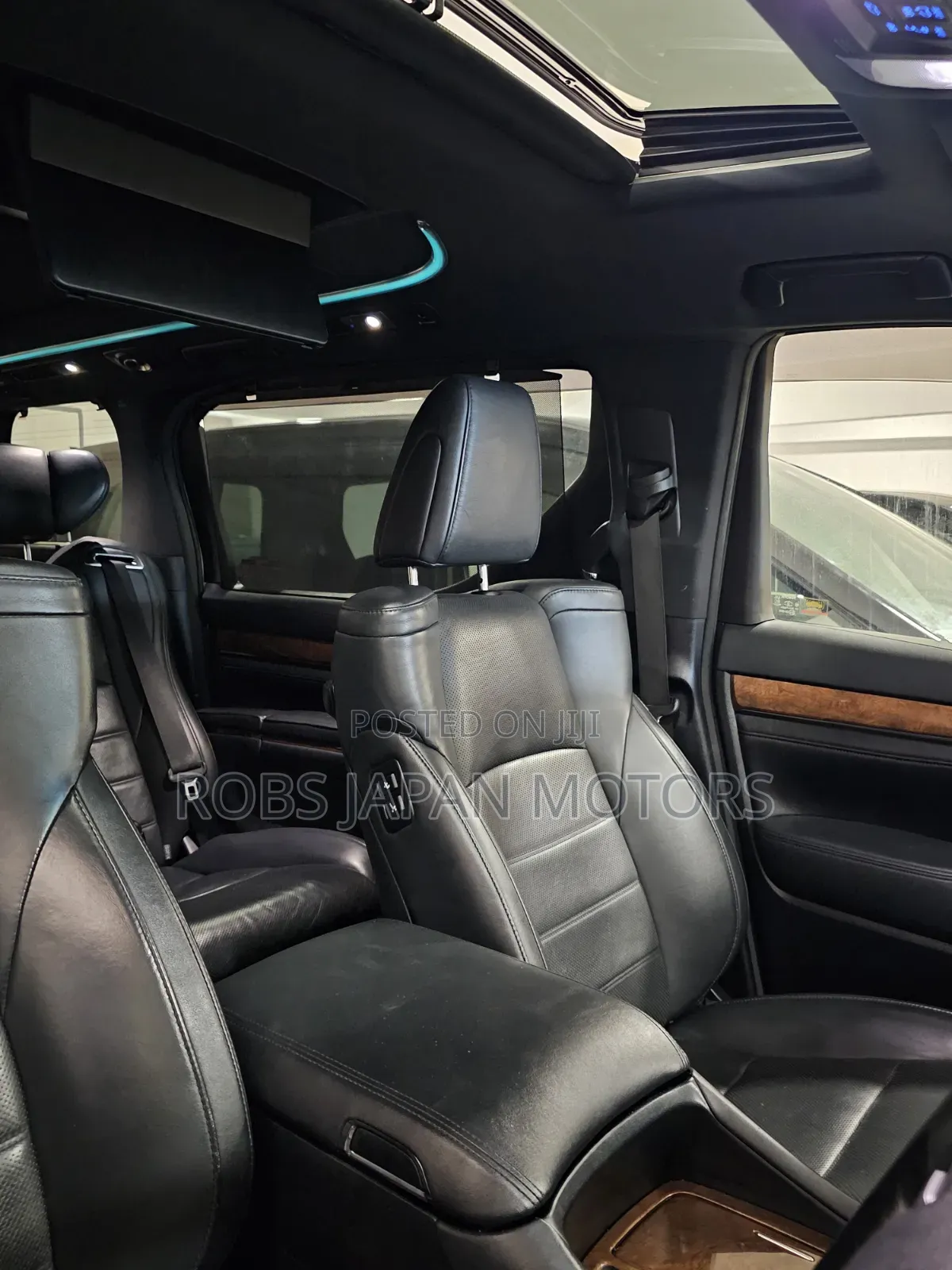 Toyota Vellfire Executive Lounge 3.5 V6 FWD 7-Seater 2018 Pearl