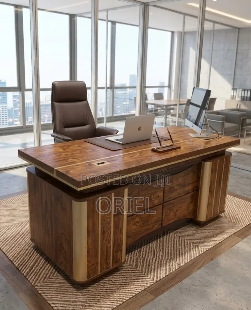 Modern Executive Office Desk : 1.4M Advanced Desk in Kenya