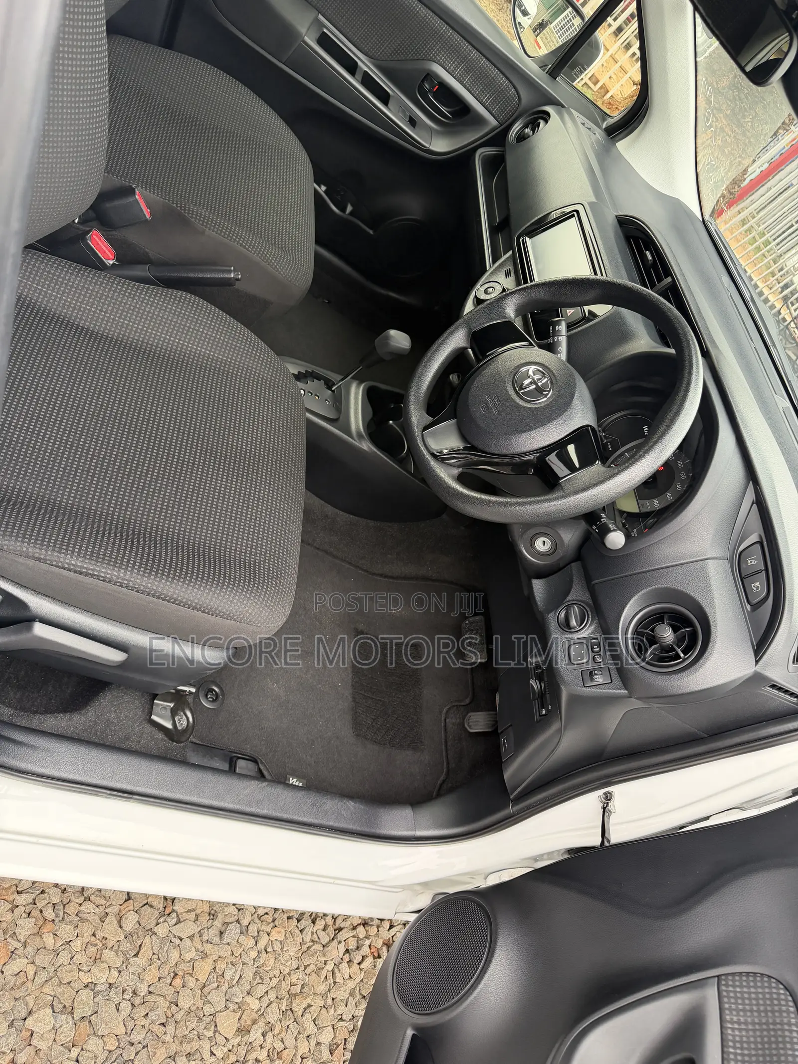 Toyota Vitz 1.0 FWD 5dr 2019 White