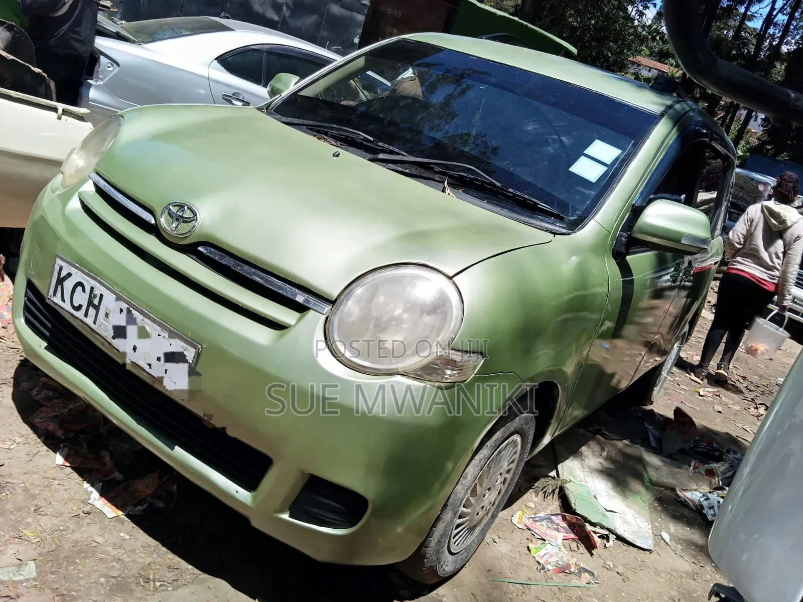 Toyota Sienta 2010 Green