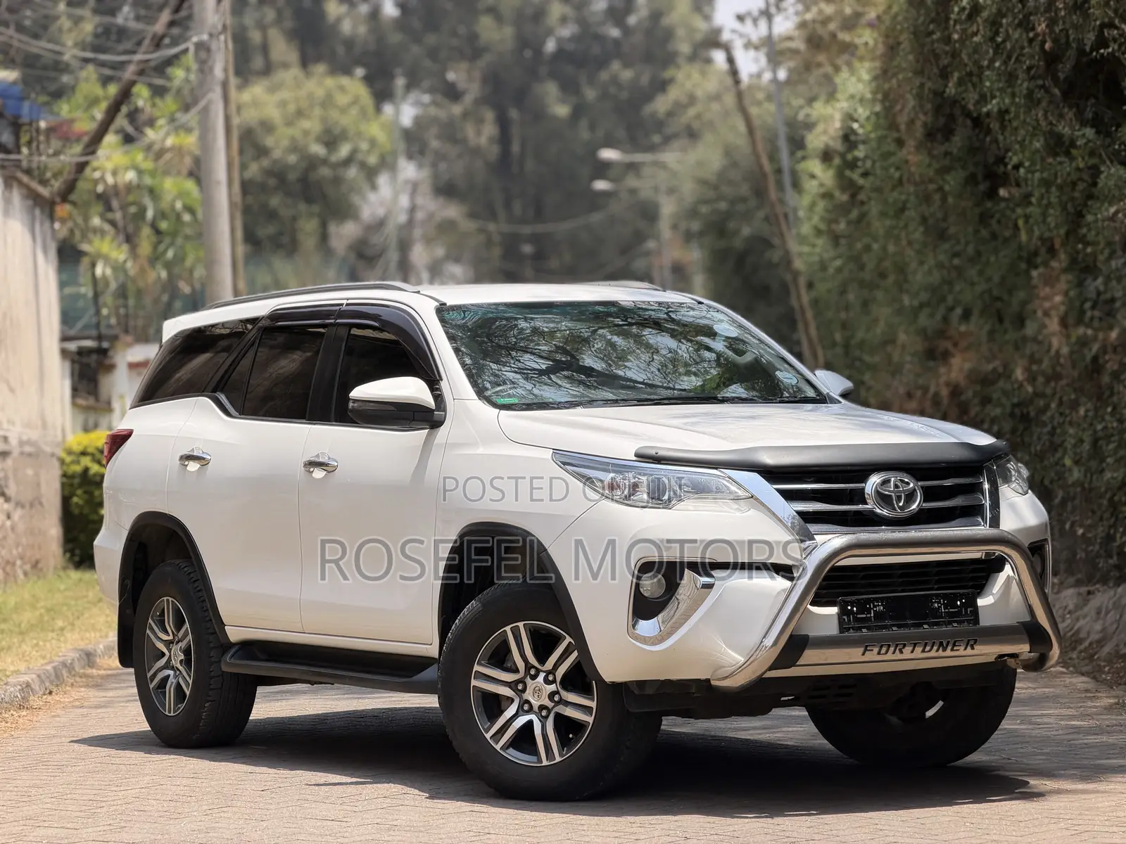 Toyota Fortuner 2.5 D AWD 2019 White