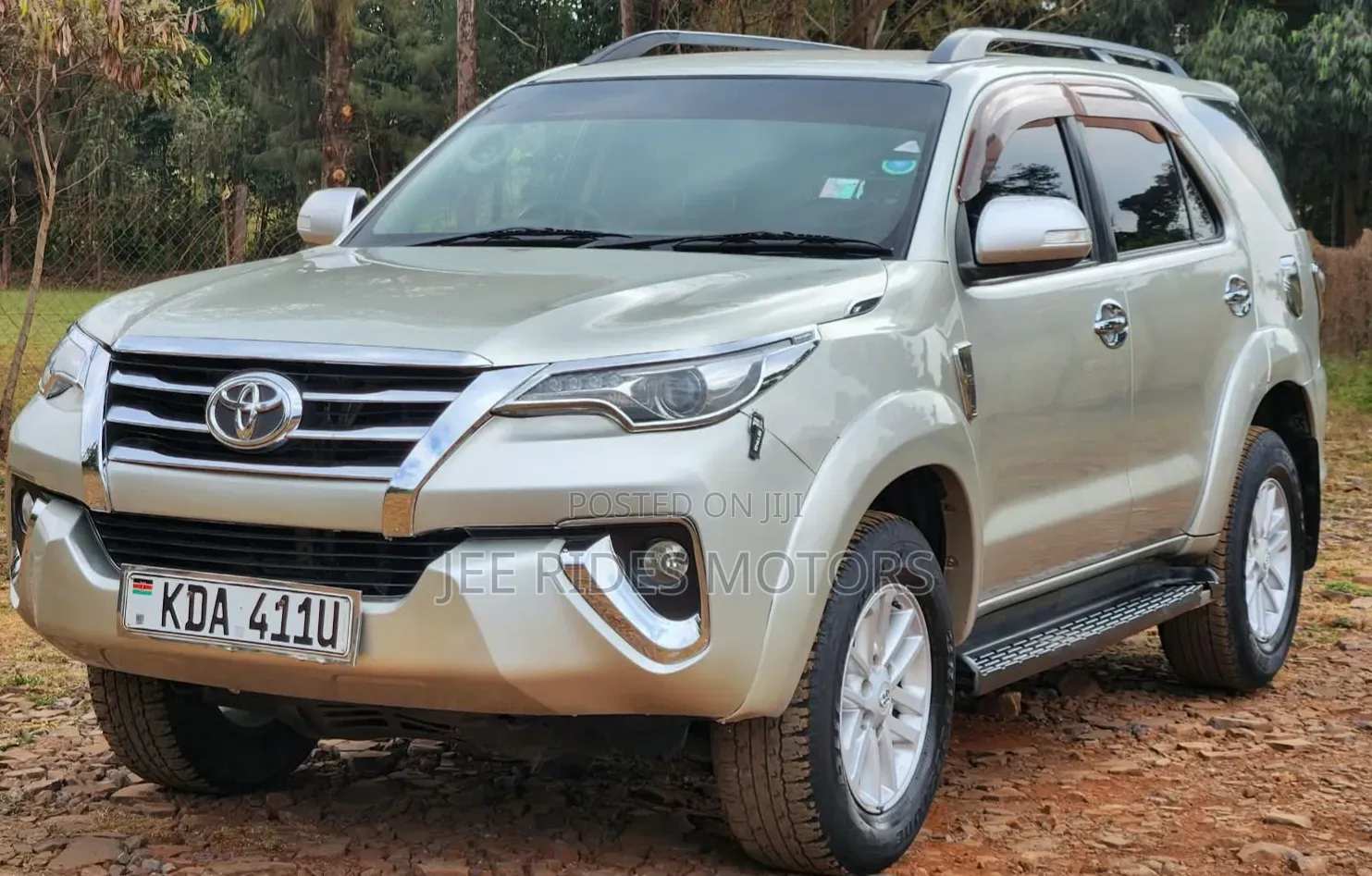 Toyota Fortuner 2012 Silver