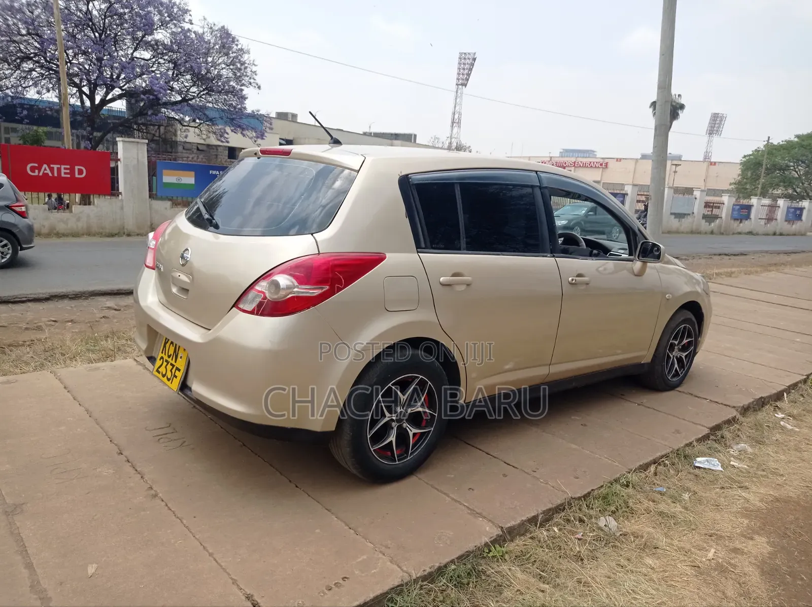 Nissan Tiida 1.5L 16V 2010 Gold
