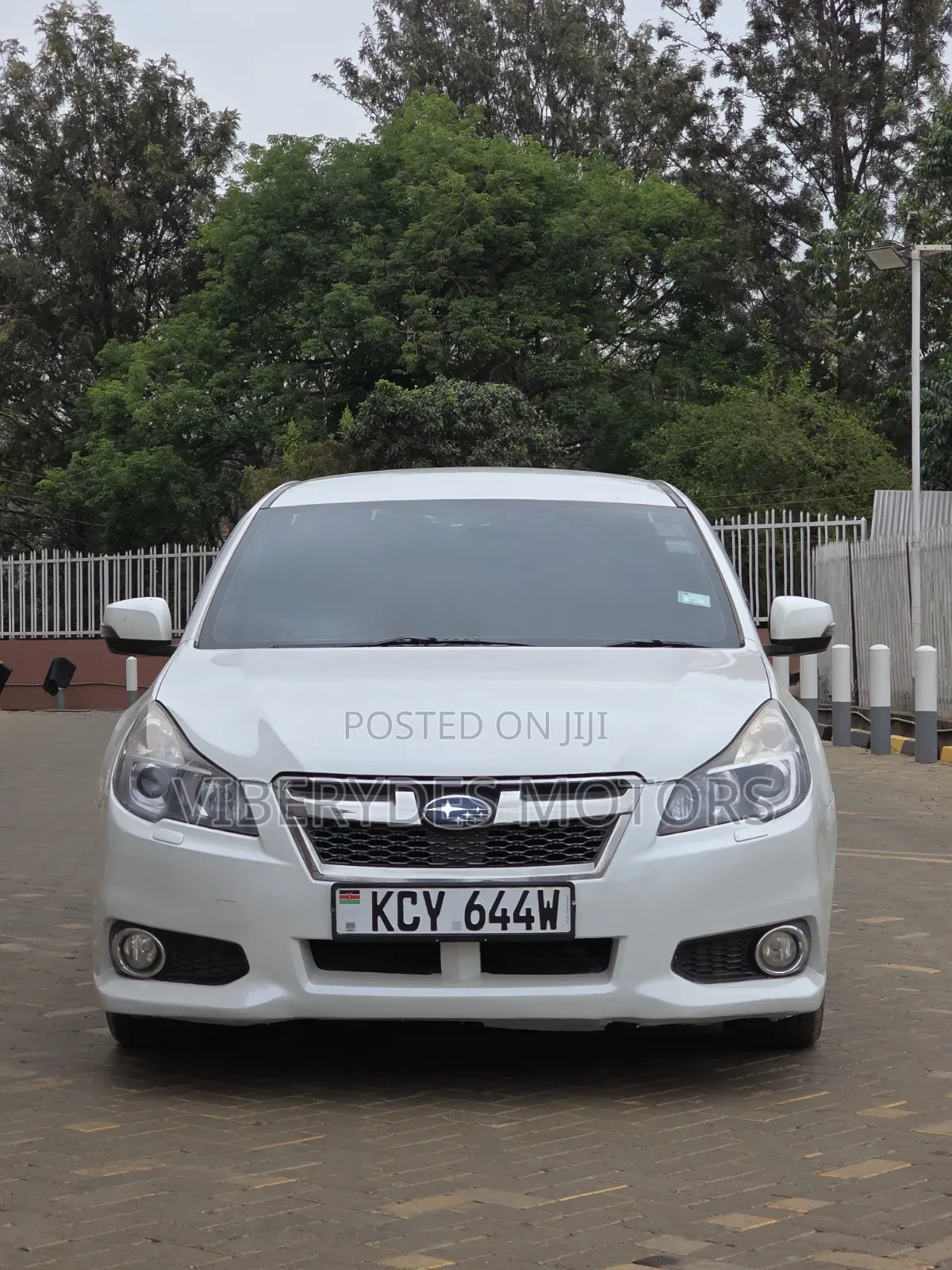 Subaru Legacy 2013 White