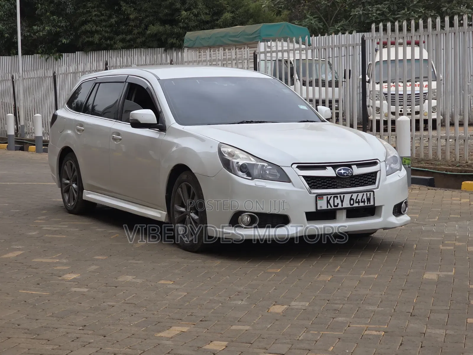 Subaru Legacy 2013 White