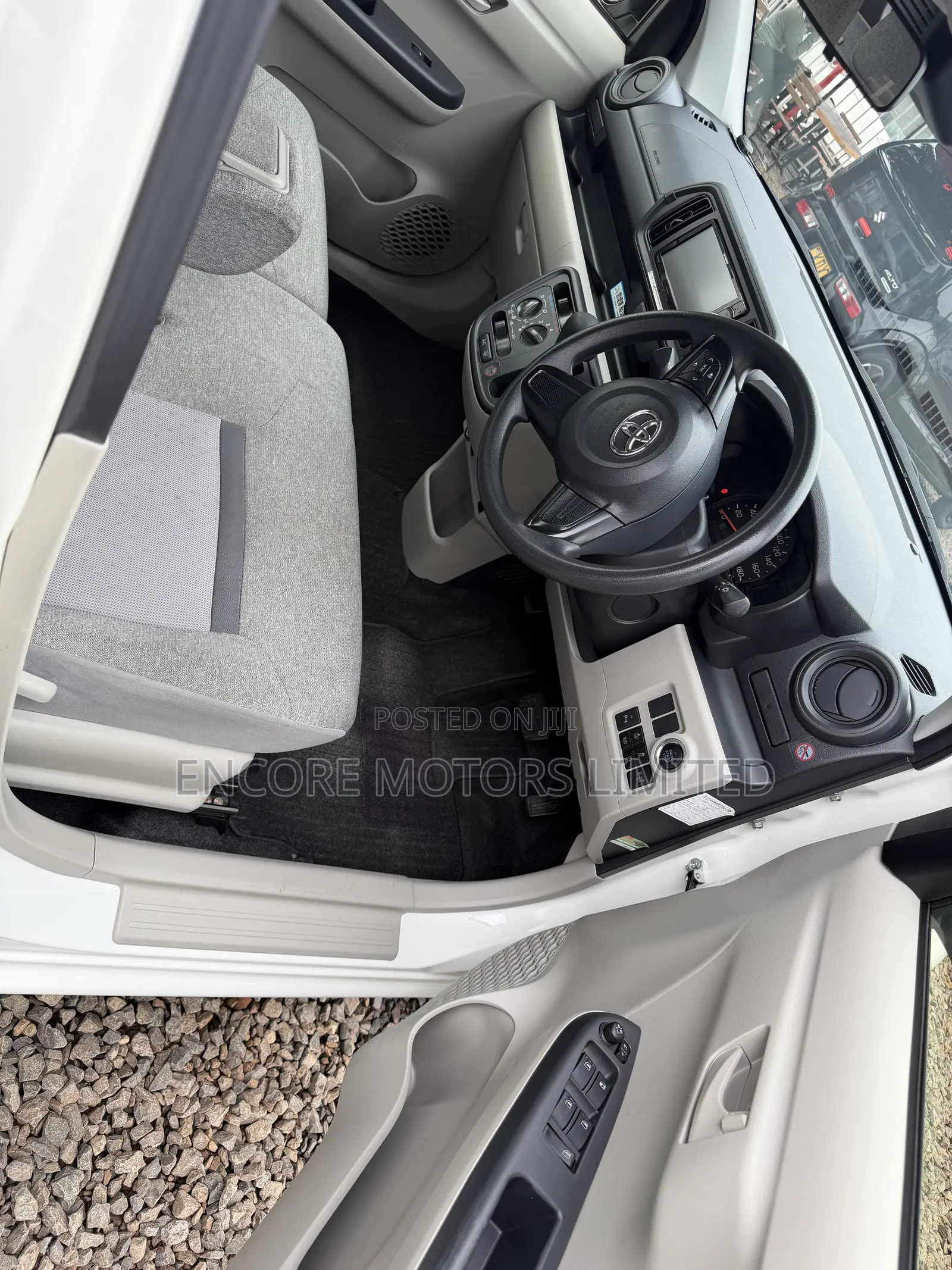 Toyota Passo 1.0 FWD 2019 White
