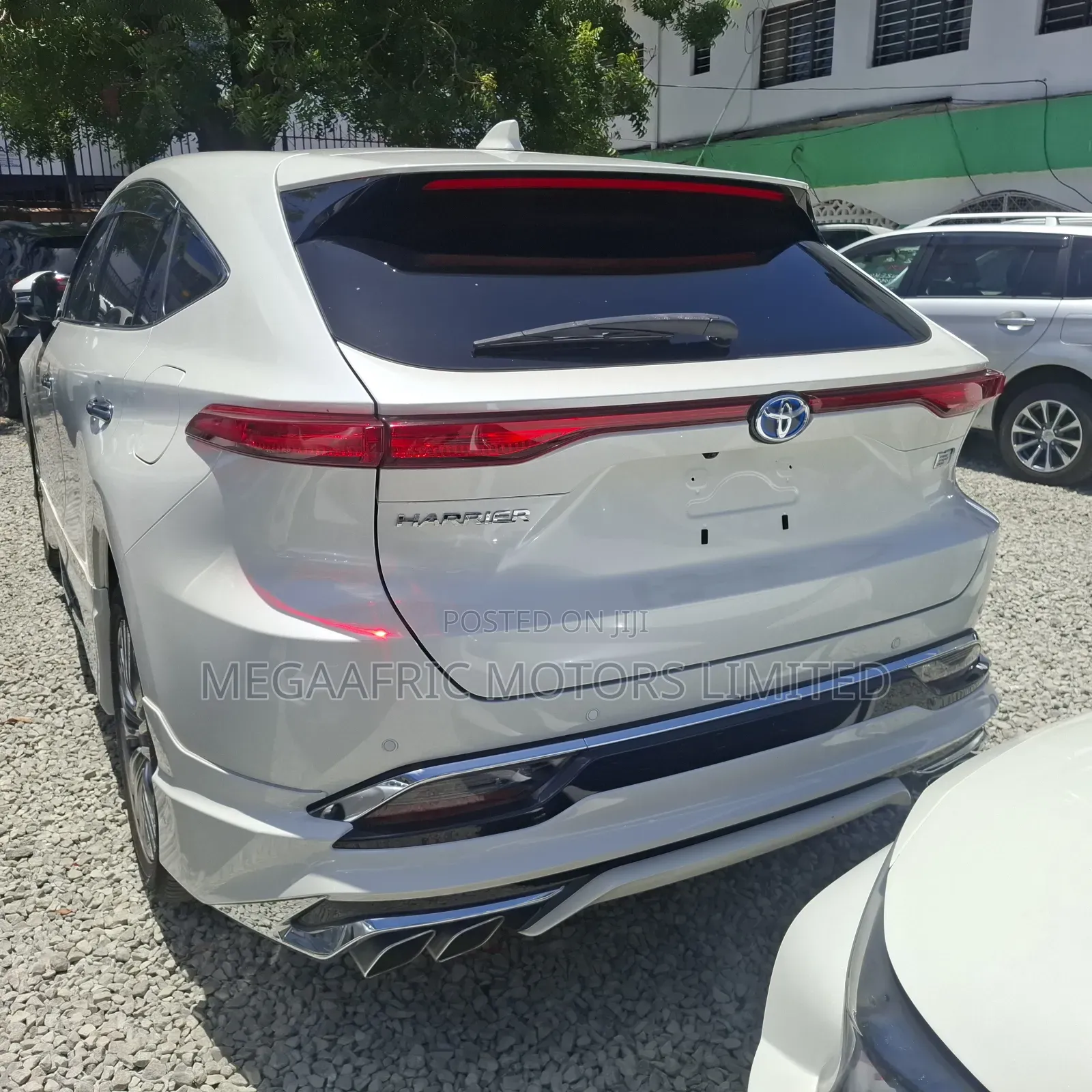 Toyota Harrier 2.5 Hybrid 2020 White