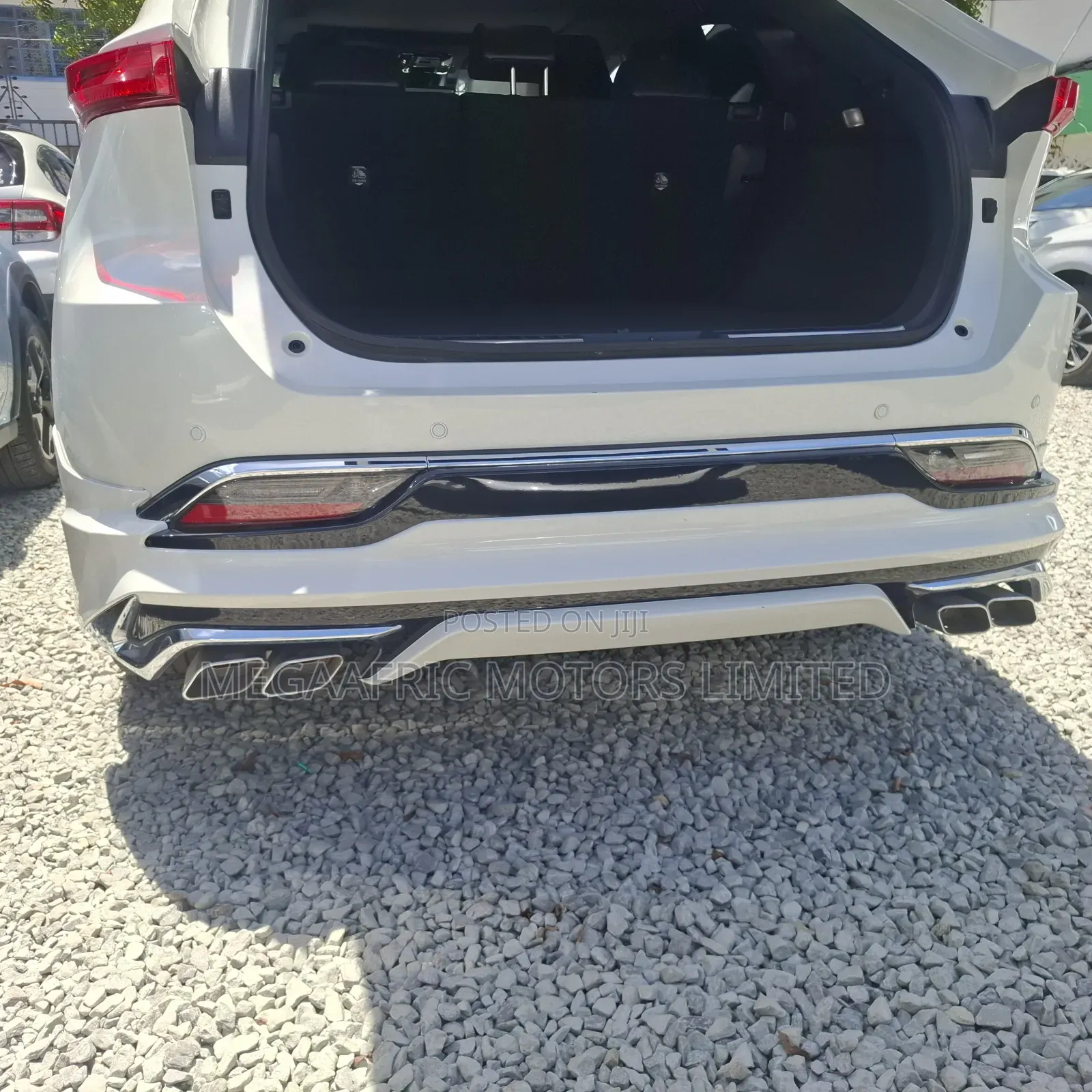 Toyota Harrier 2.5 Hybrid 2020 White